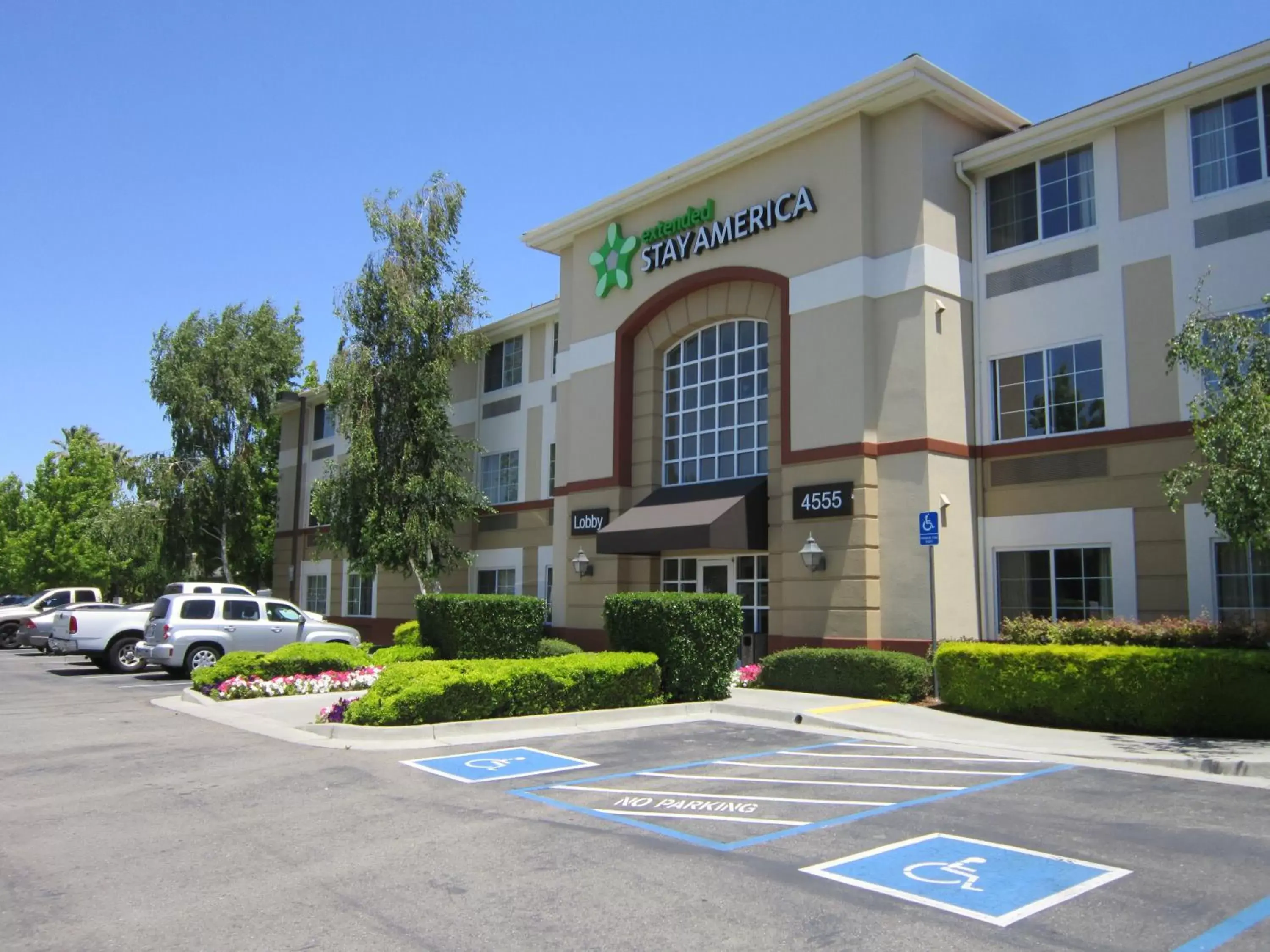 Facade/entrance in Extended Stay America Suites - Pleasanton - Chabot Dr