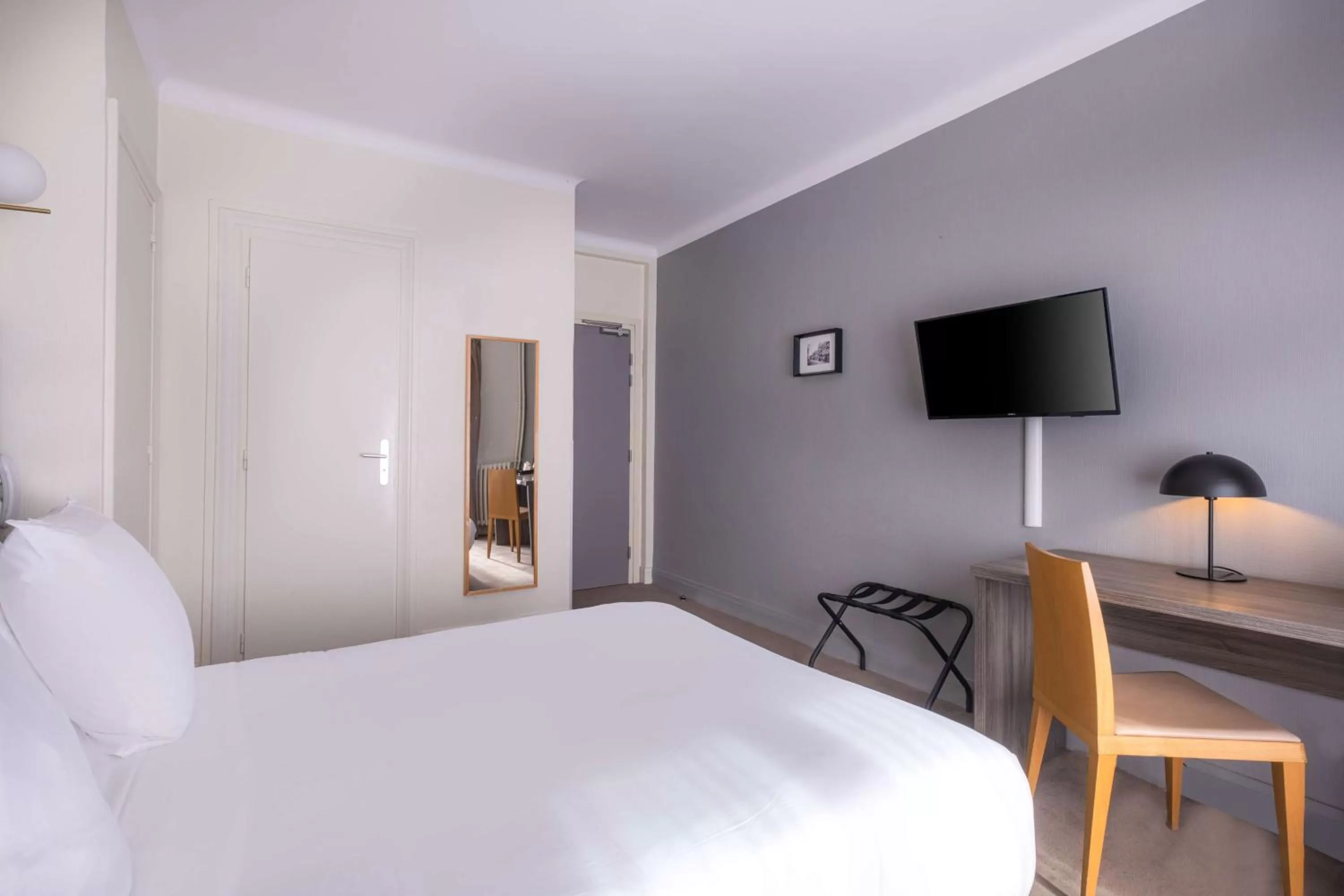 Bedroom, Bed in Sure Hotel By Best Western Lorient Centre