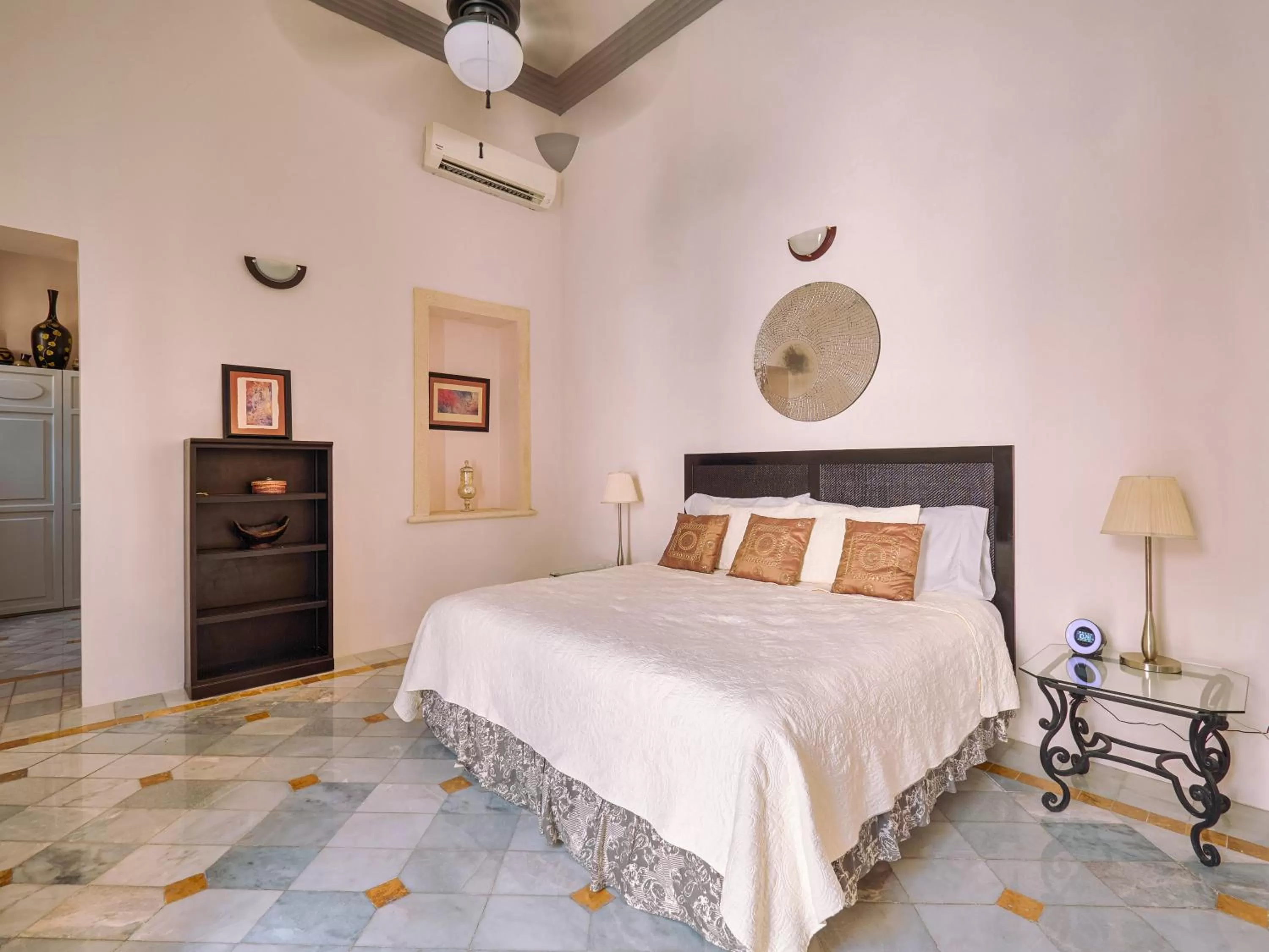 Bed in Casona 66 Merida Boutique Hotel