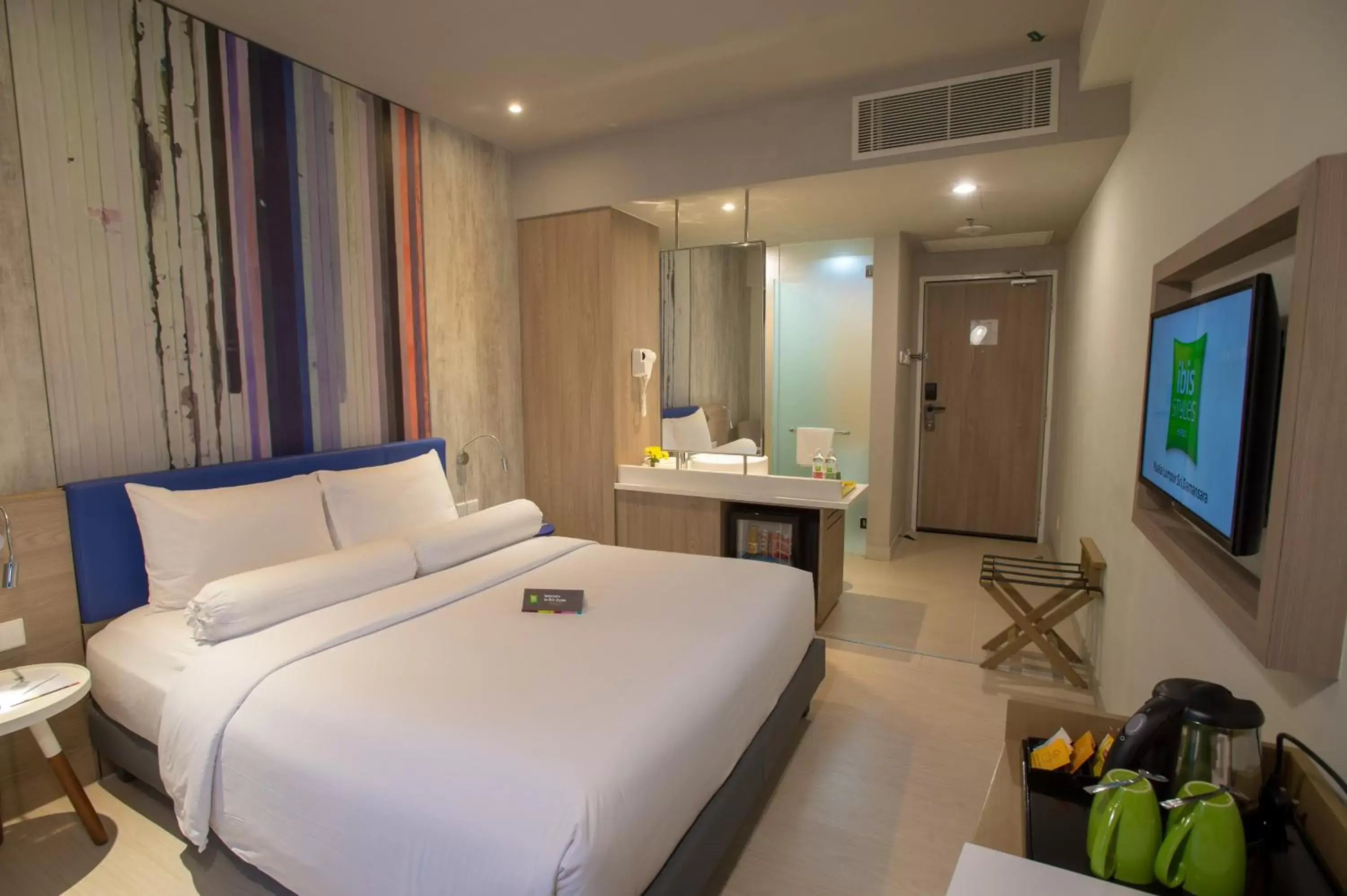 Photo of the whole room, Bed in ibis Styles Kuala Lumpur Sri Damansara