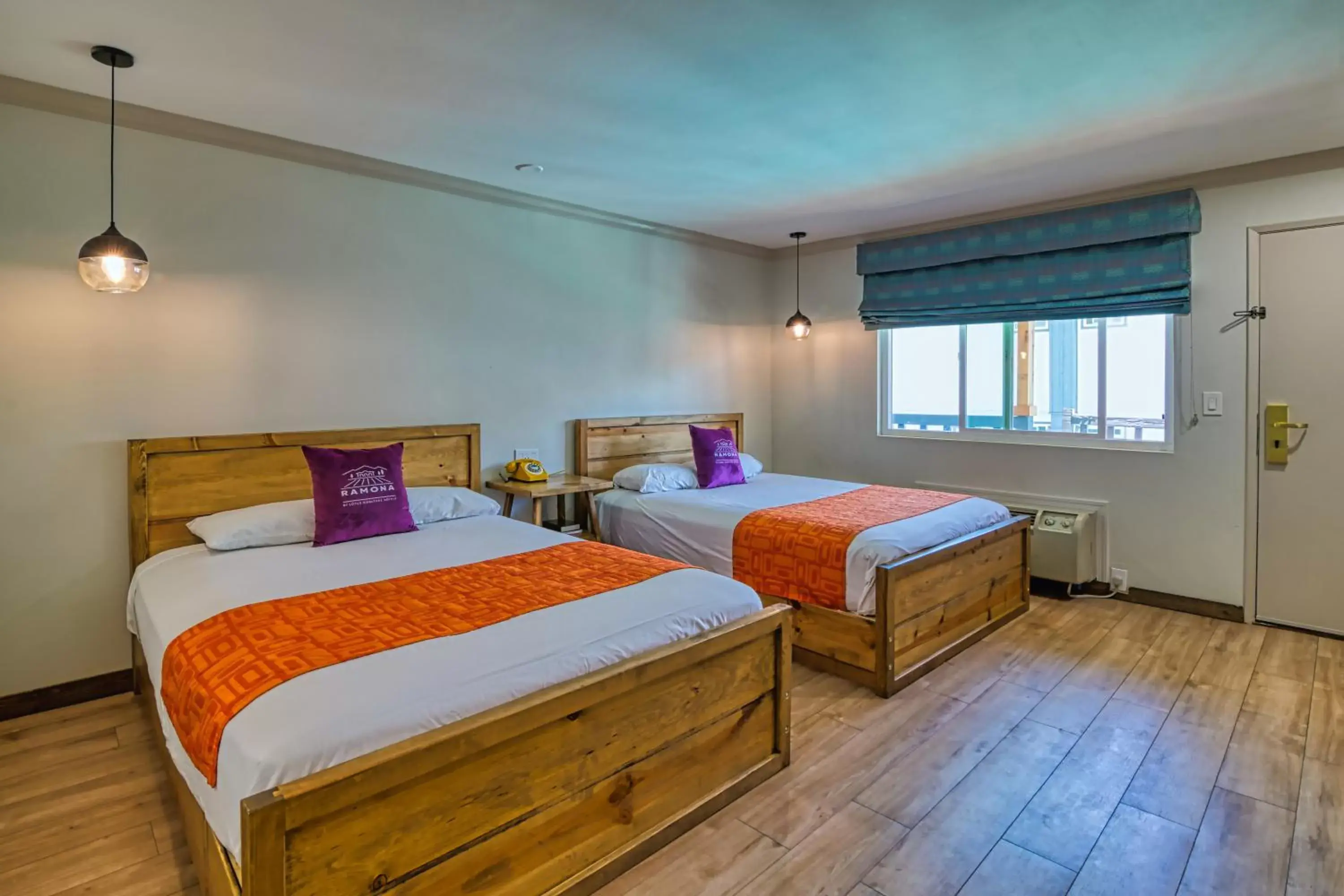 Bed in Ramona Valley Inn Bed in Ramona Valley Inn