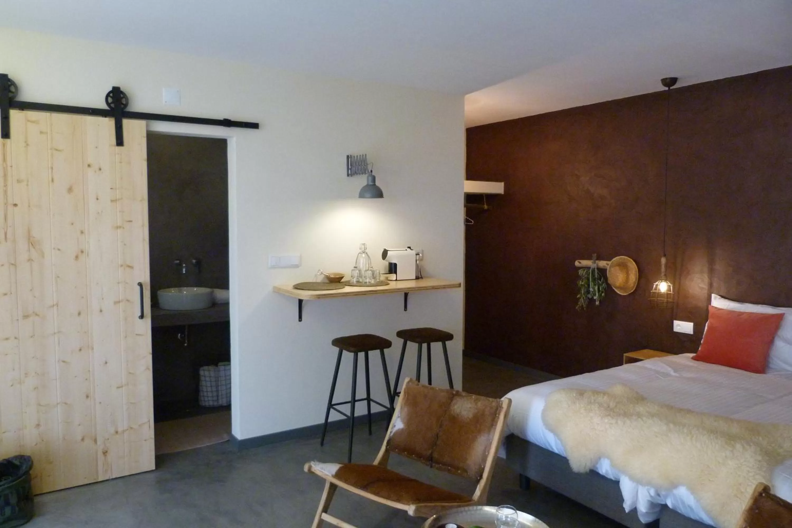 Photo of the whole room, Bed in Trendy and Luxe B&B and Garden Suite