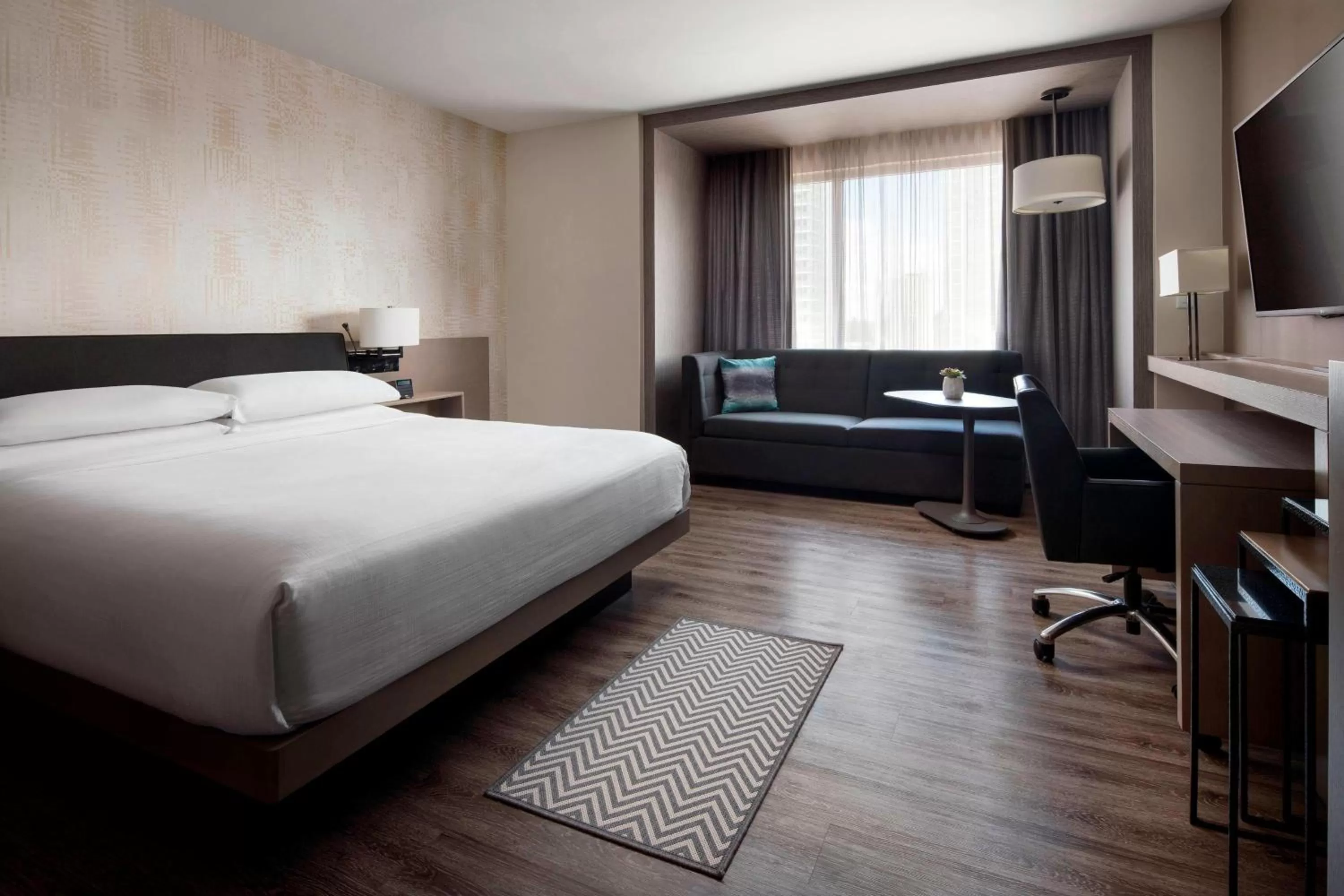 King Room with Sofa Bed - Hearing Accessible in Seattle Marriott Bellevue