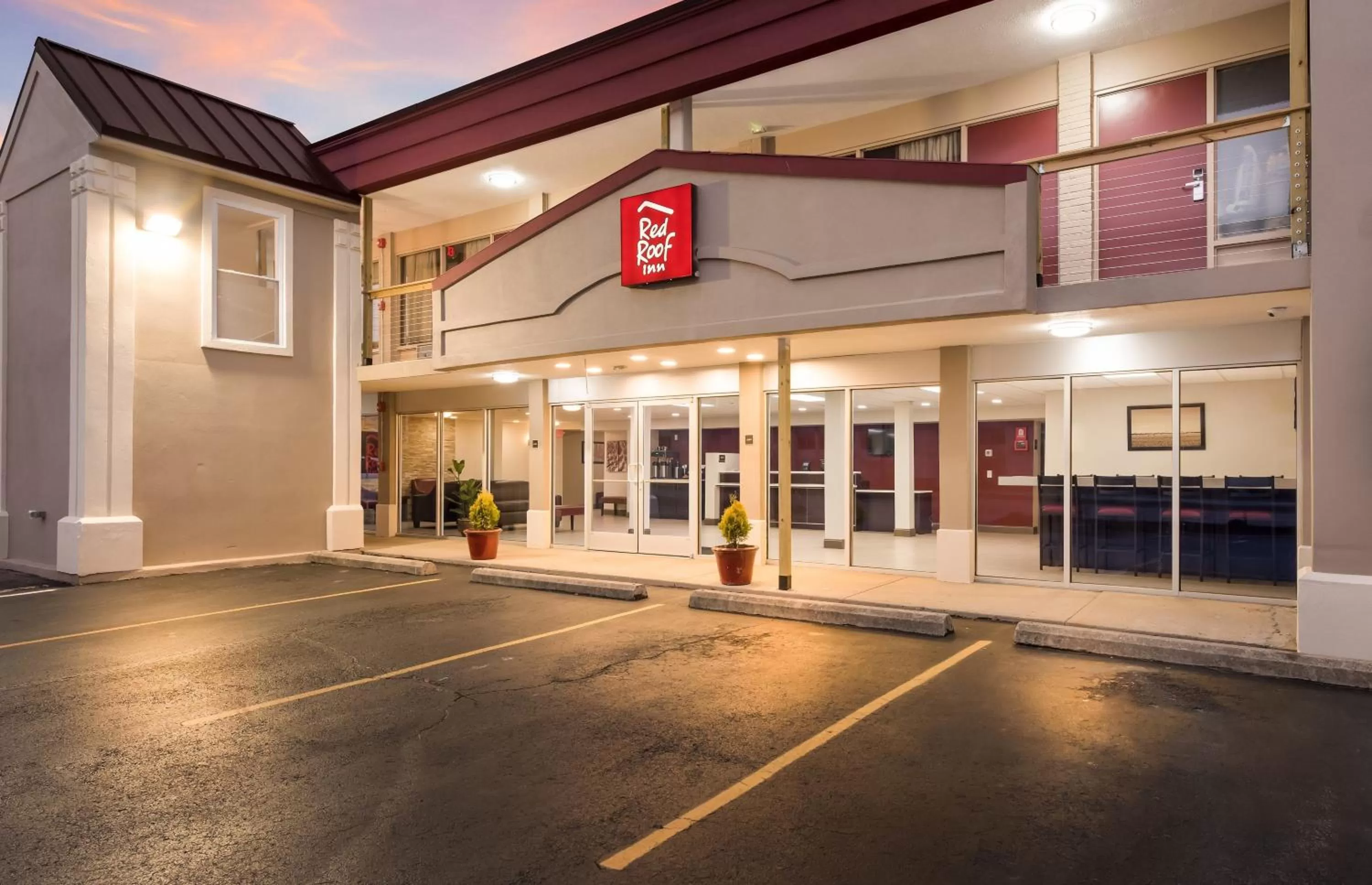 Property building in Red Roof Inn Dayton - Moraine/U of Dayton