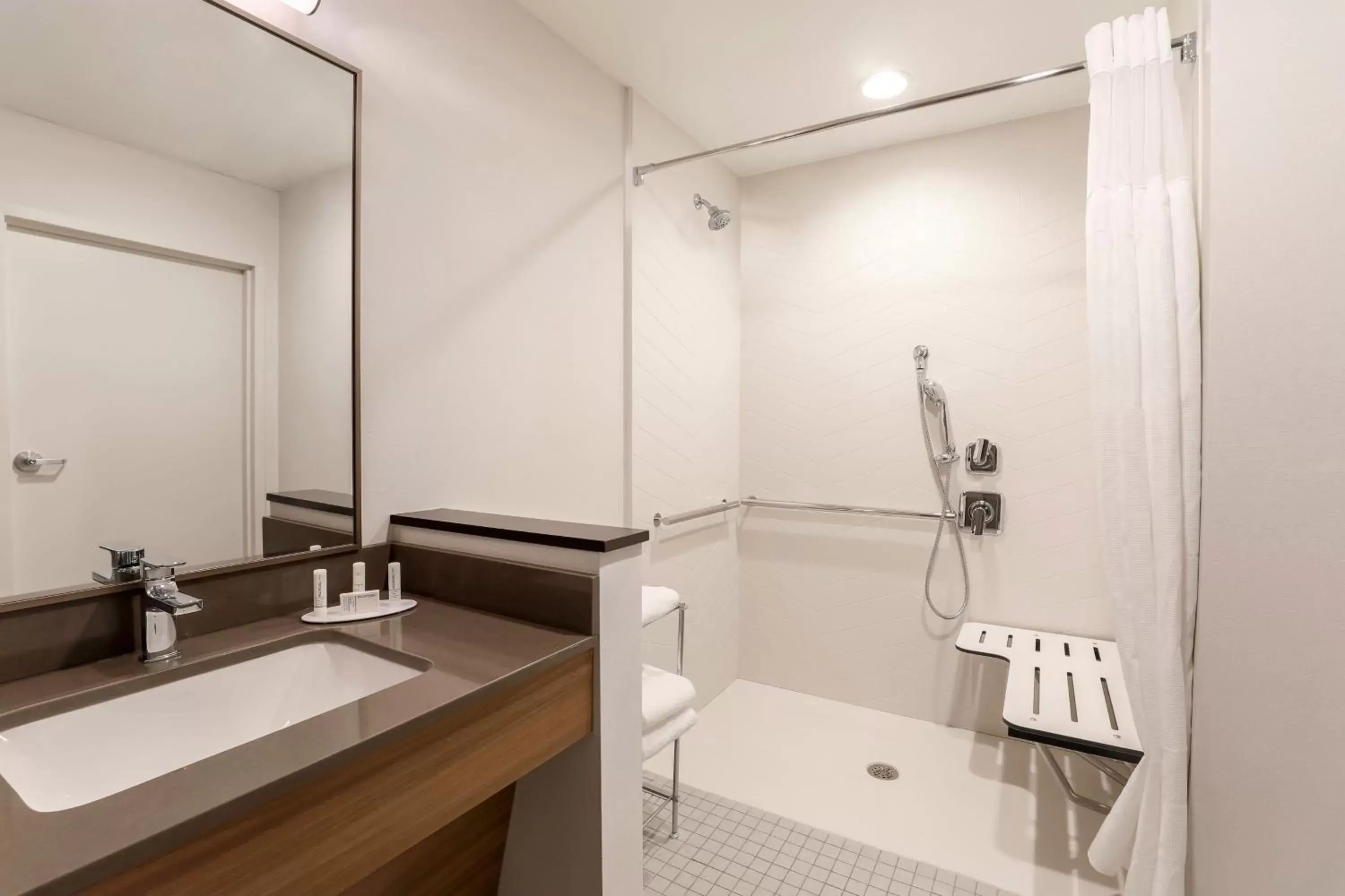 Bathroom in Fairfield by Marriott Inn & Suites Cape Coral North Fort Myers