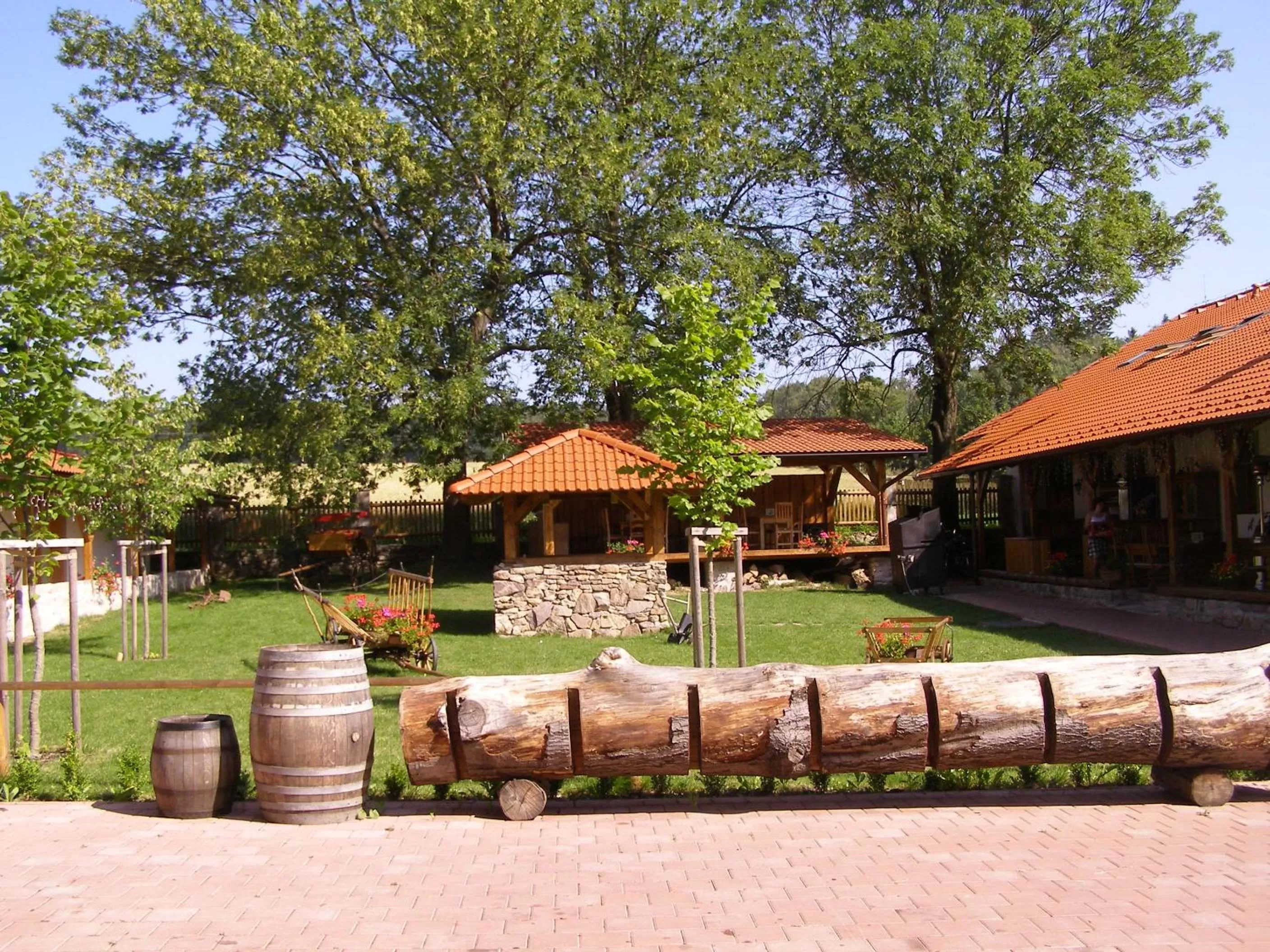 Facade/entrance in Hotel Na Statku Mirošov