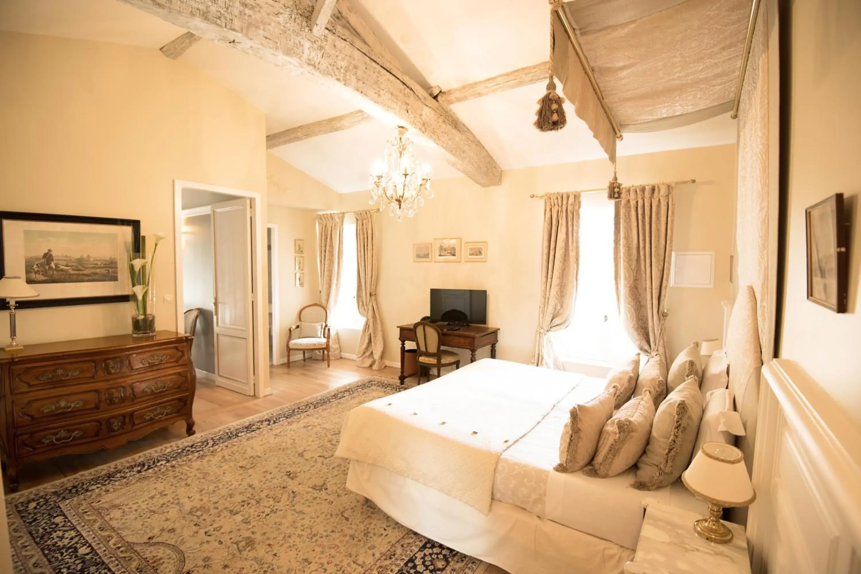 Photo of the whole room, Bed in Chateau de Lantic Photo of the whole room, Bed in Chateau de Lantic