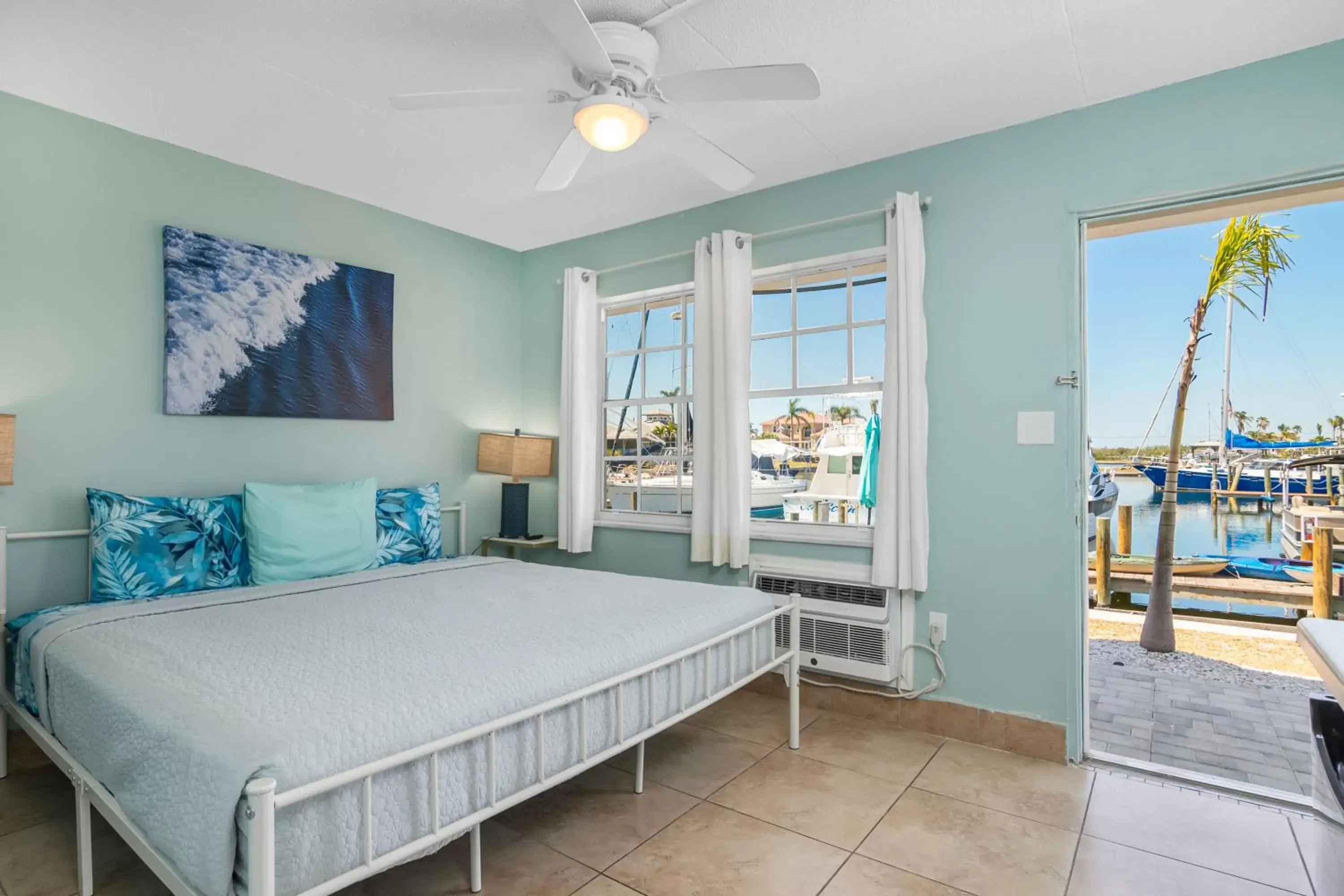Bedroom in Latitude 26 Waterfront Boutique Resort - Fort Myers Beach