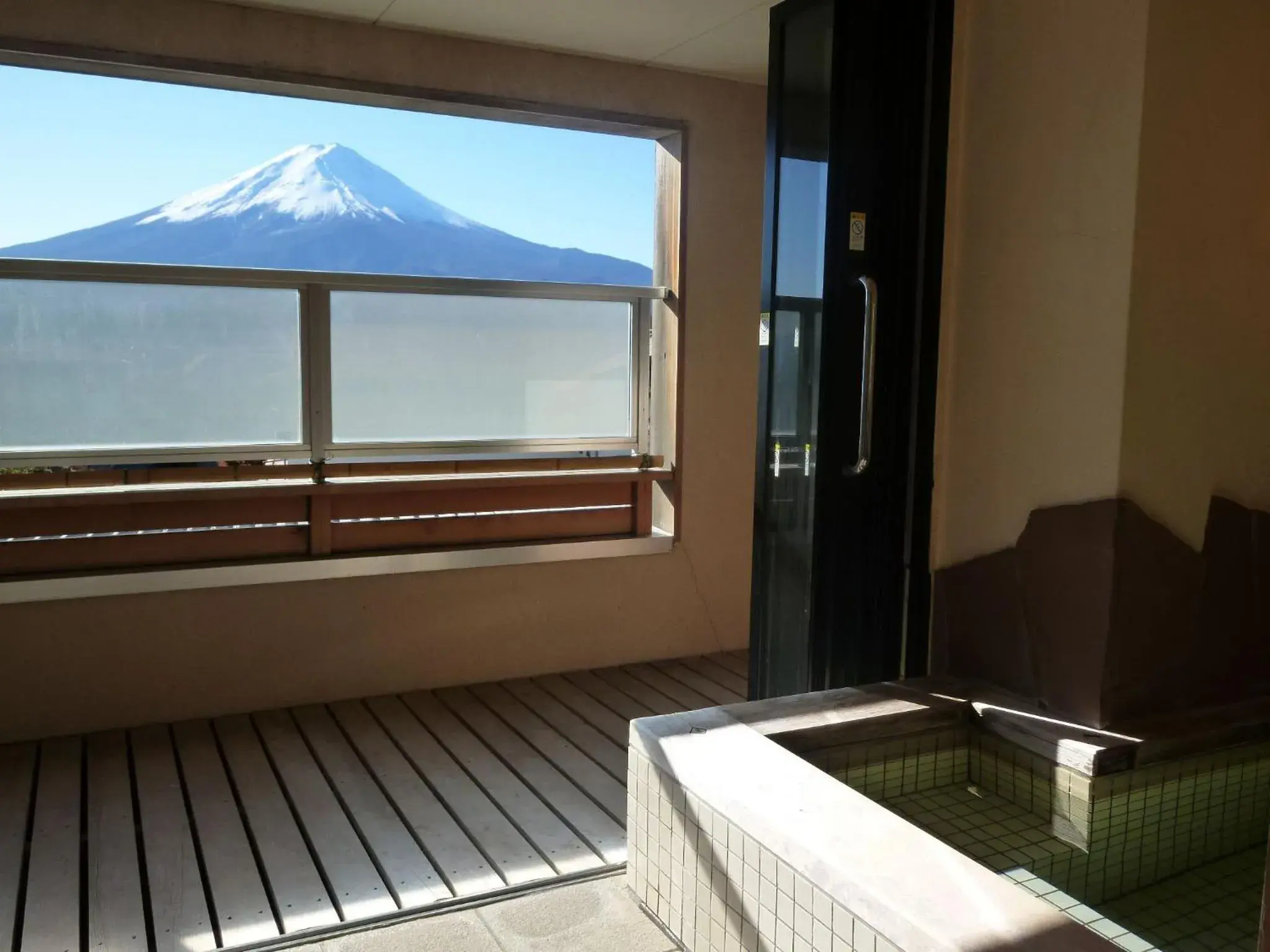 Hot Tub, Mountain View in Lakeland Hotel Mizunosato