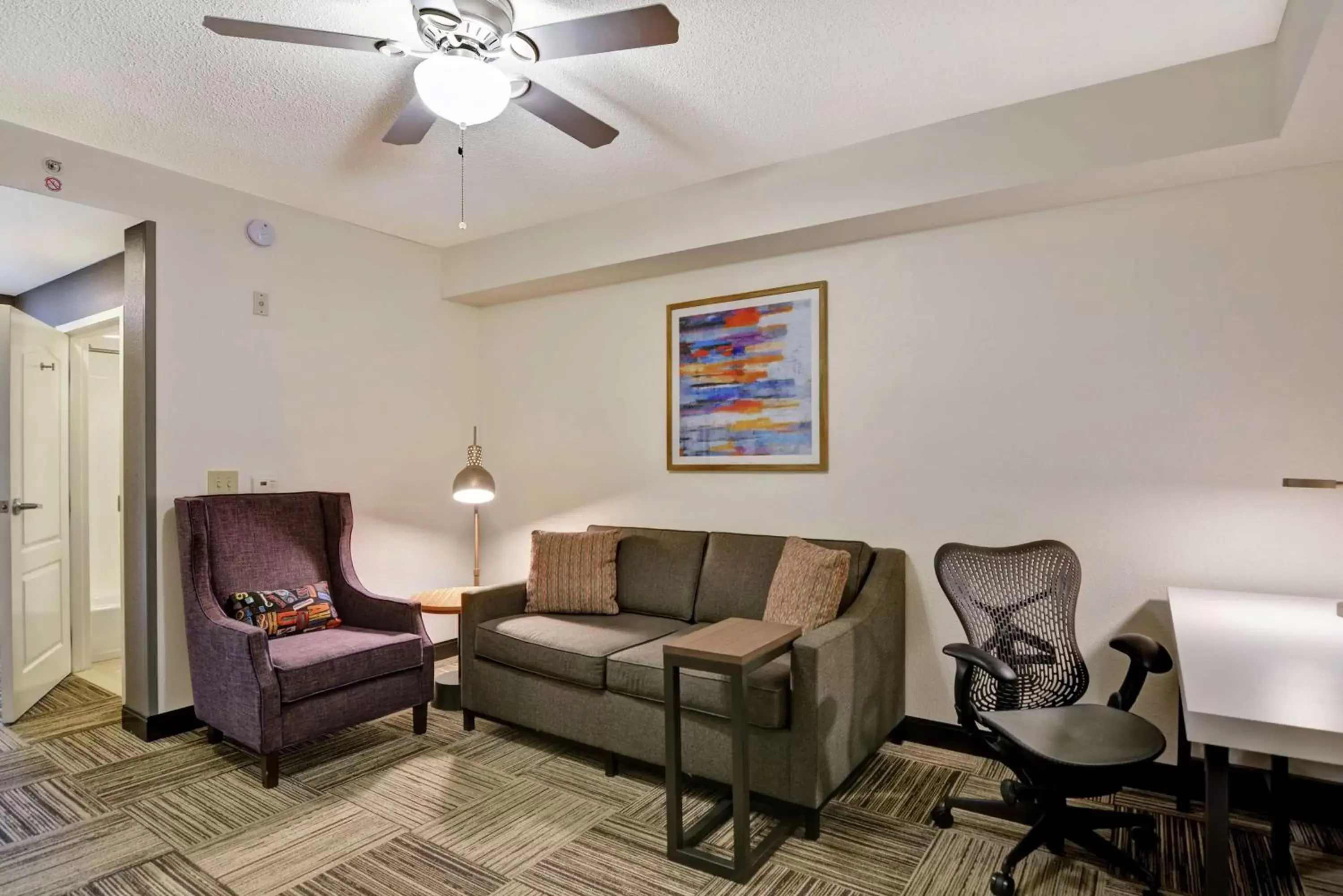 Bedroom, Seating Area in Hilton Garden Inn Mobile East Bay / Daphne