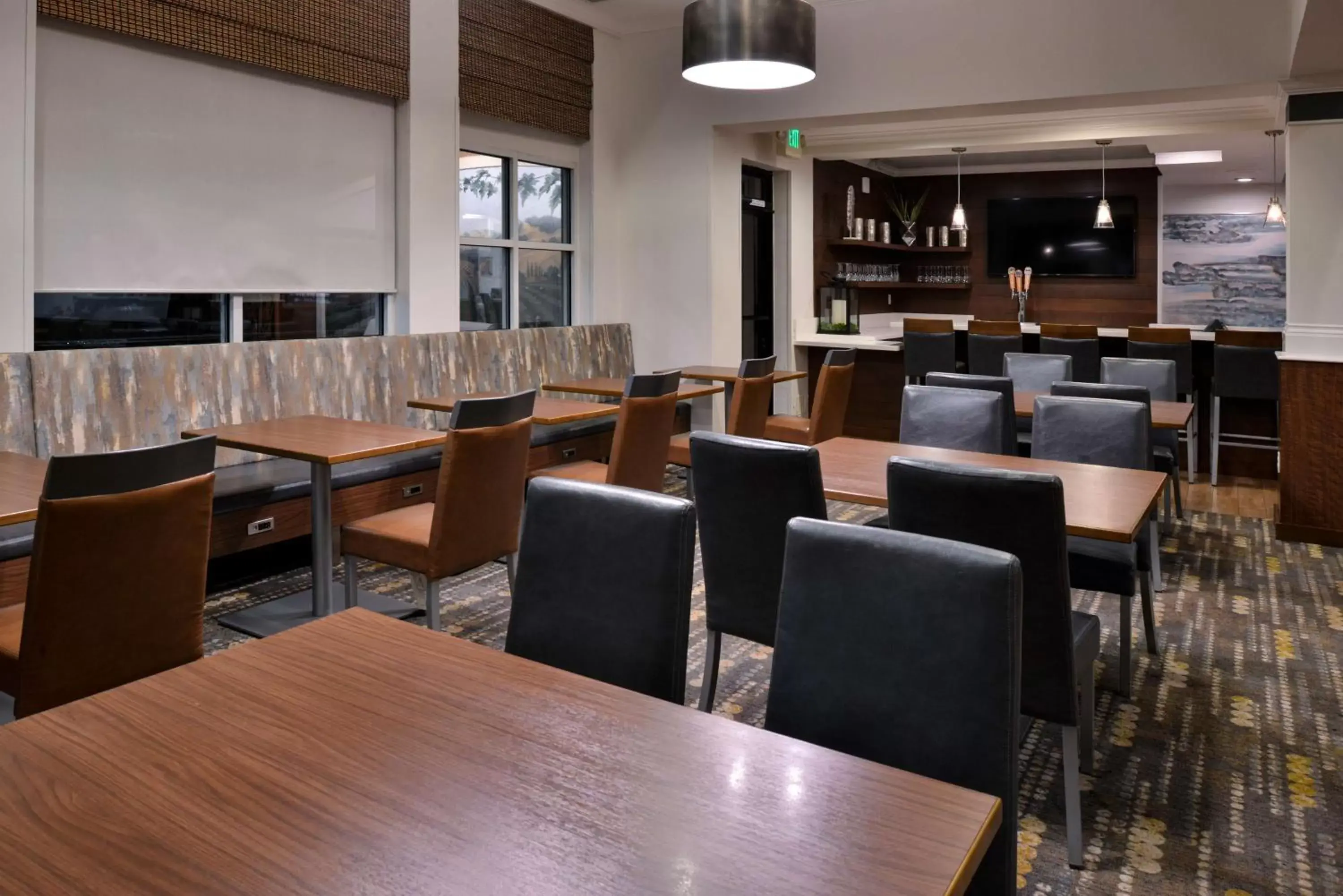 Breakfast, Restaurant/Places to Eat in Hilton Garden Inn Napa