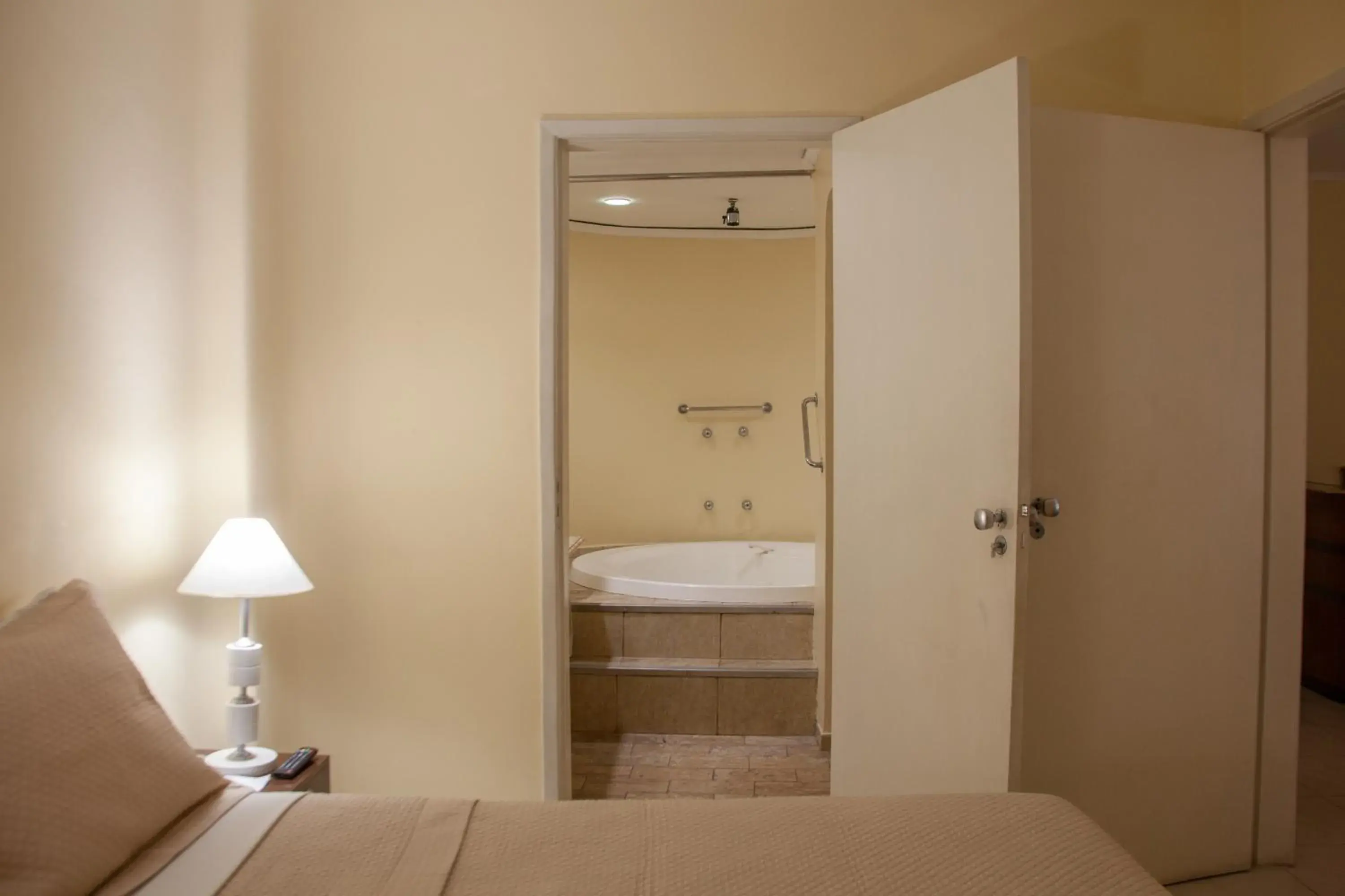 Hot Tub, Bathroom in San Michel Hotel