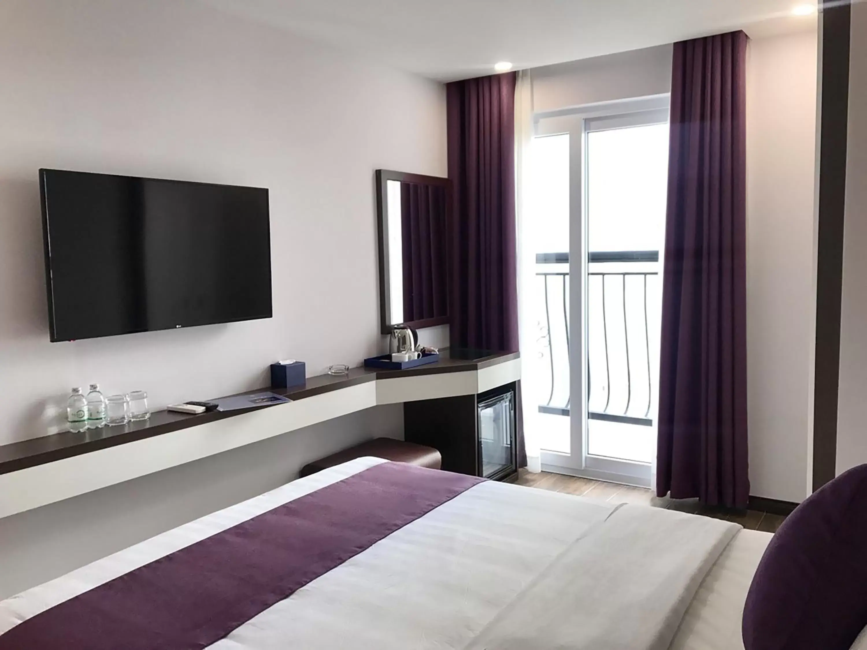 Coffee/tea facilities, Bed in Morris Hotel Nha Trang Coffee/tea facilities, Bed in Morris Hotel Nha Trang