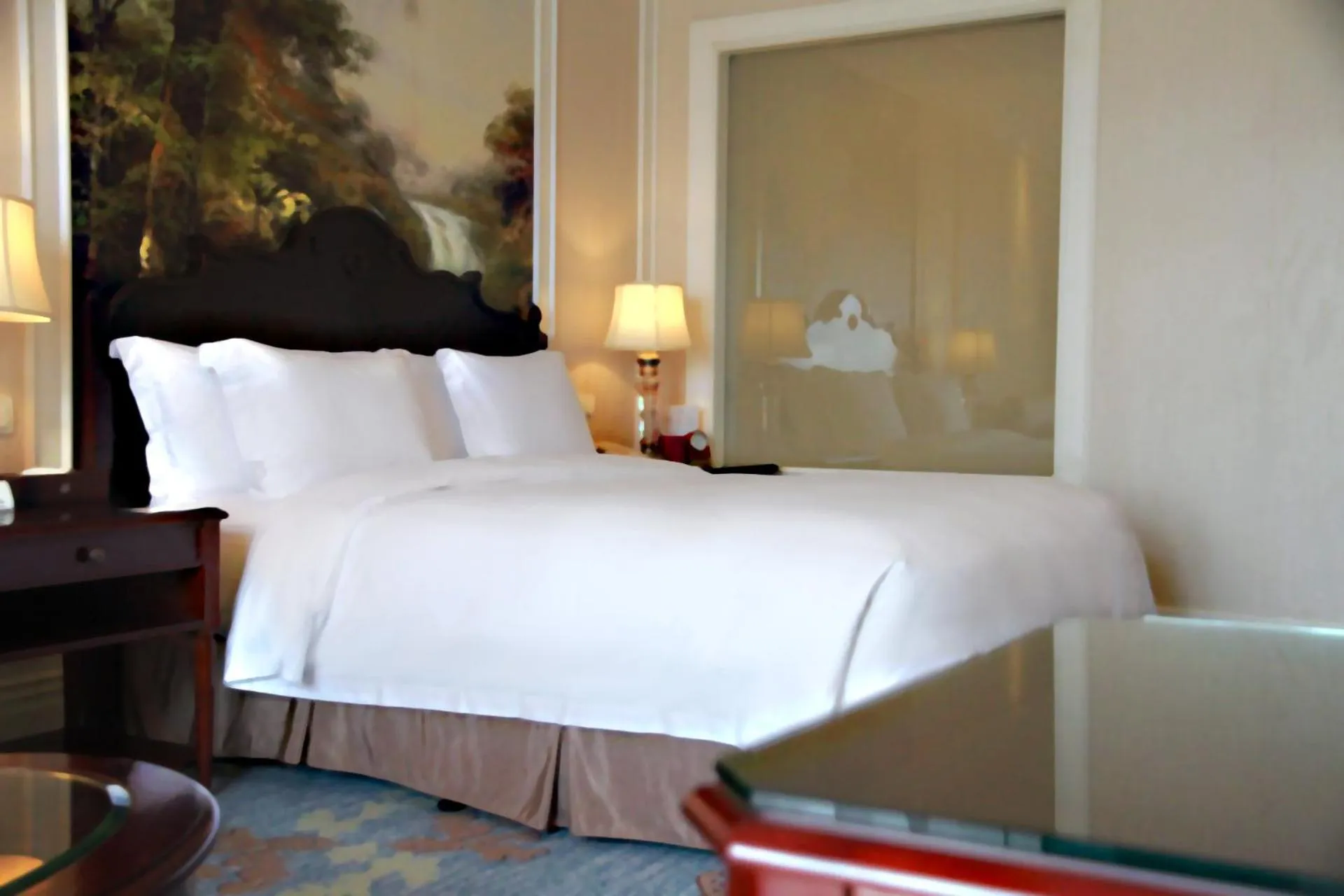 Bedroom, Bed in Crowne Plaza Ocean Spring Resort by IHG