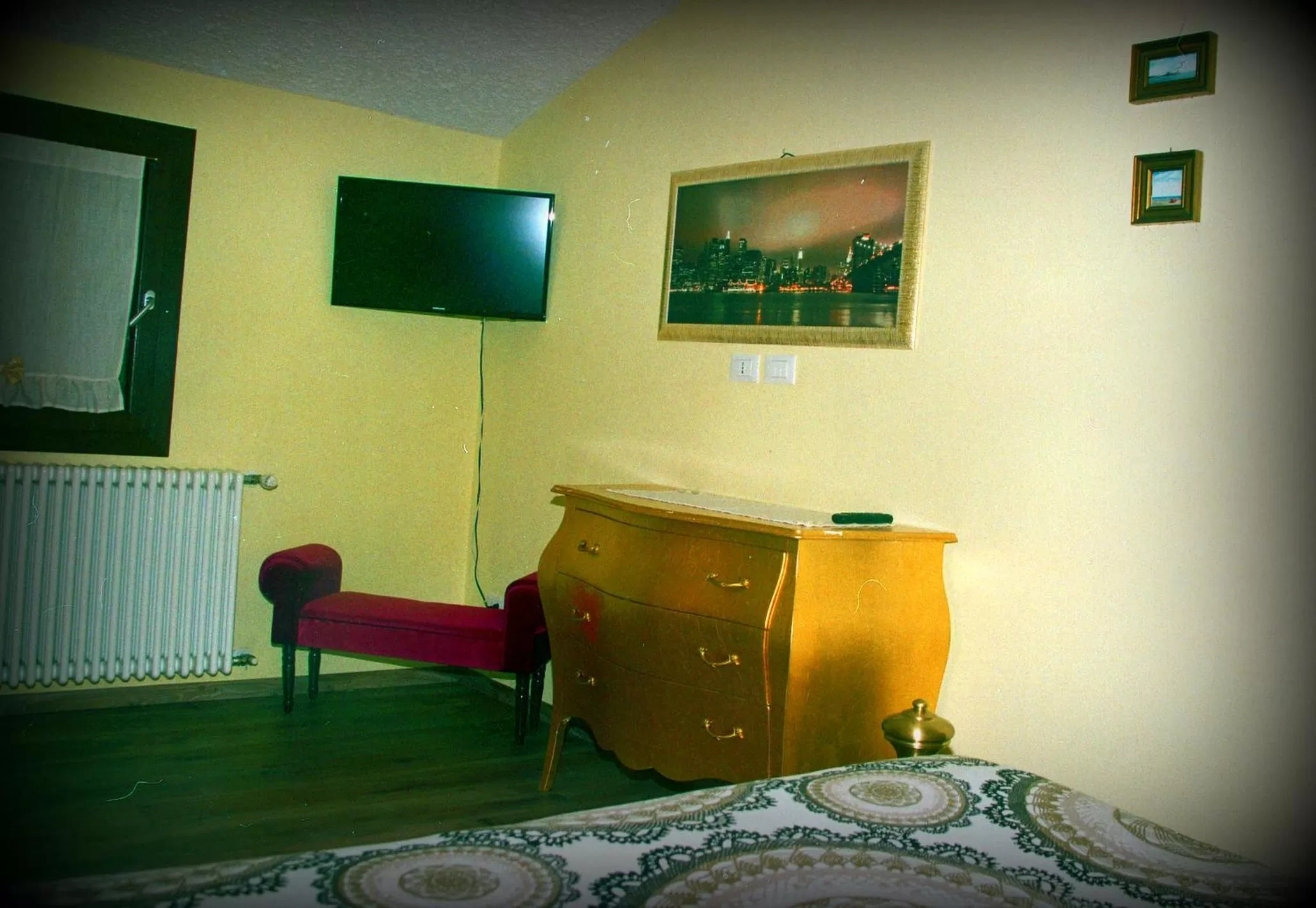 Decorative detail, TV/Entertainment Center in Locanda del Viandante