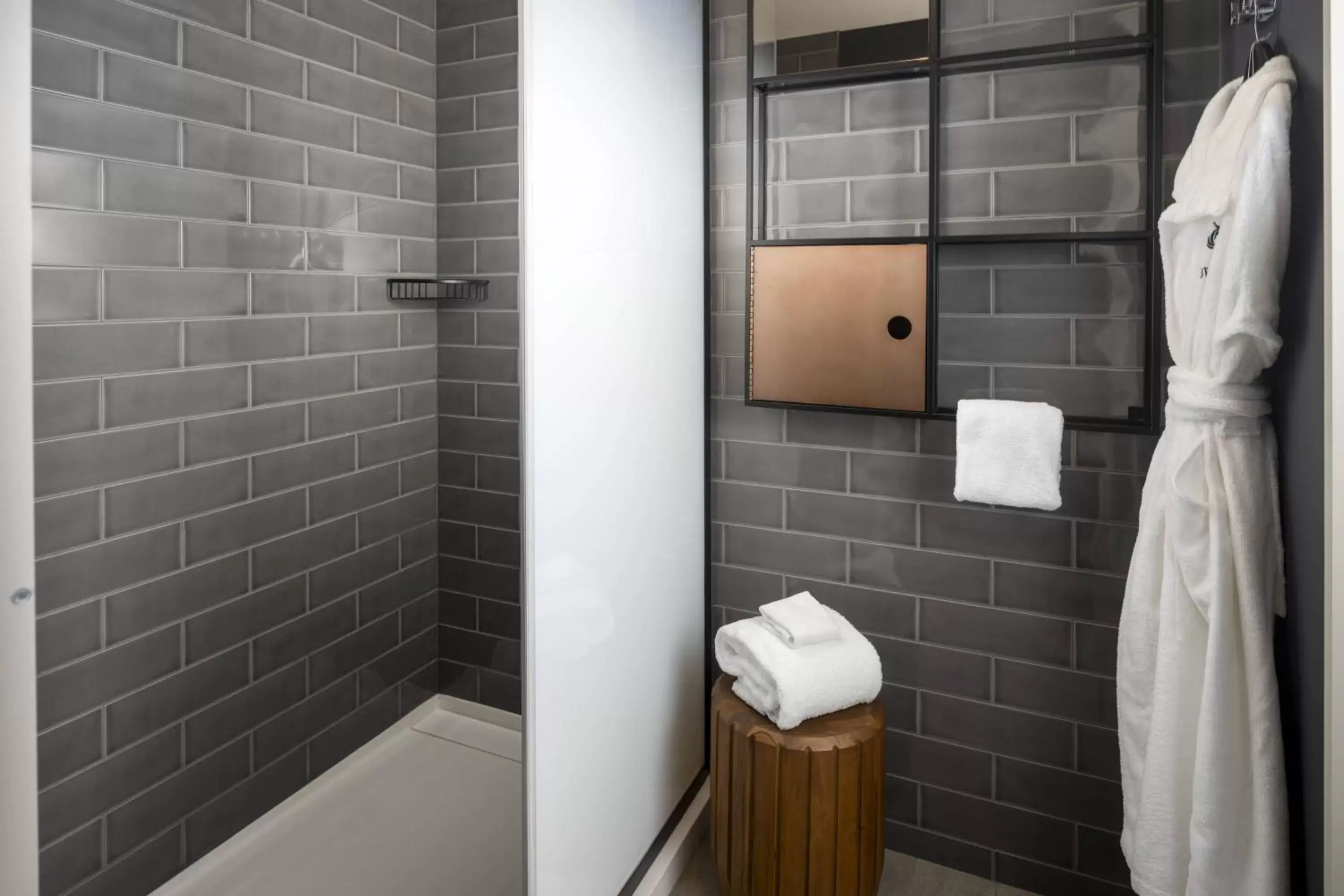 Bathroom in Hotel Distil, Autograph Collection