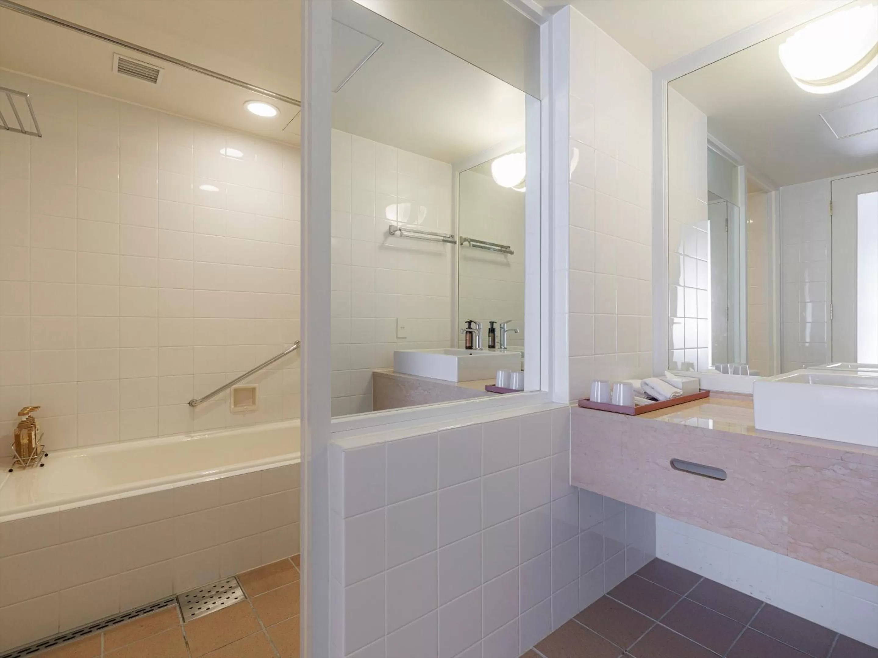 Shower in JR Kyushu Hotel Blossom Fukuoka