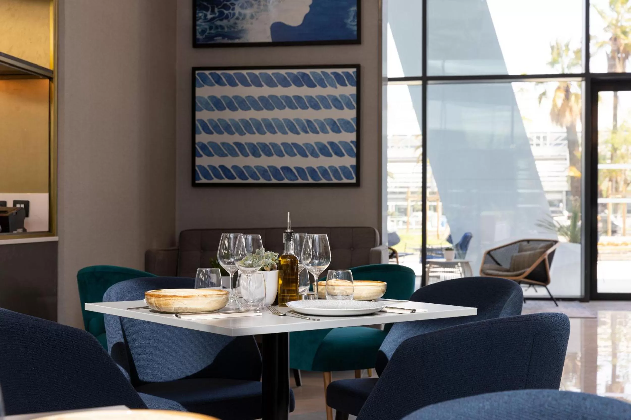 Restaurant/places to eat in Sheraton Nice