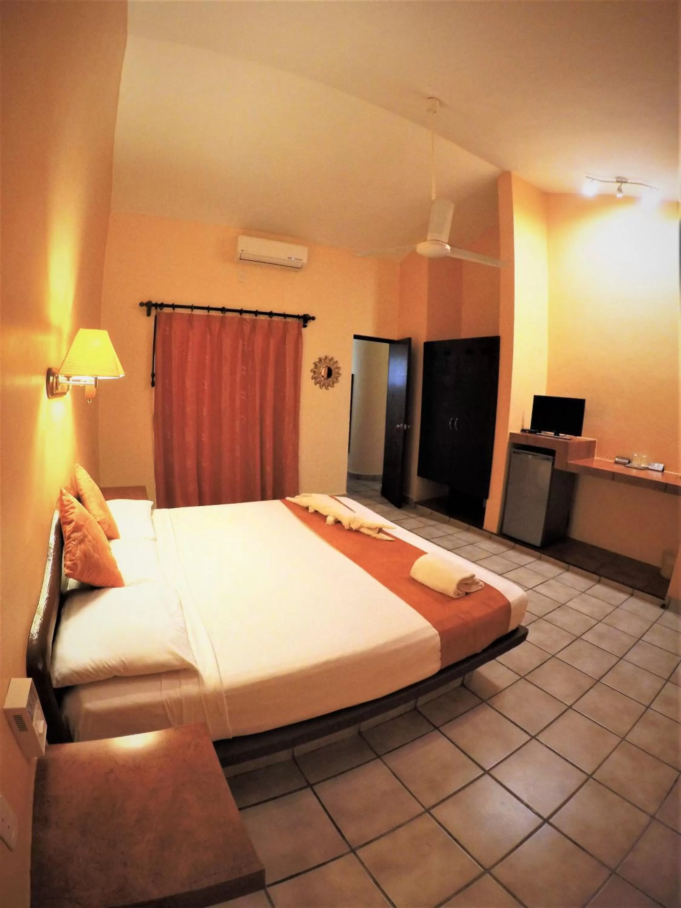 Photo of the whole room, Bed in Hotel LunaSol