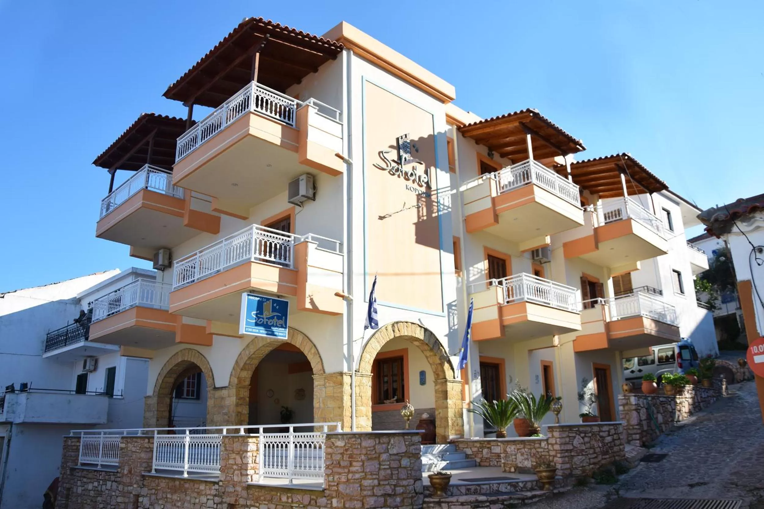 Text overlay in Sofotel