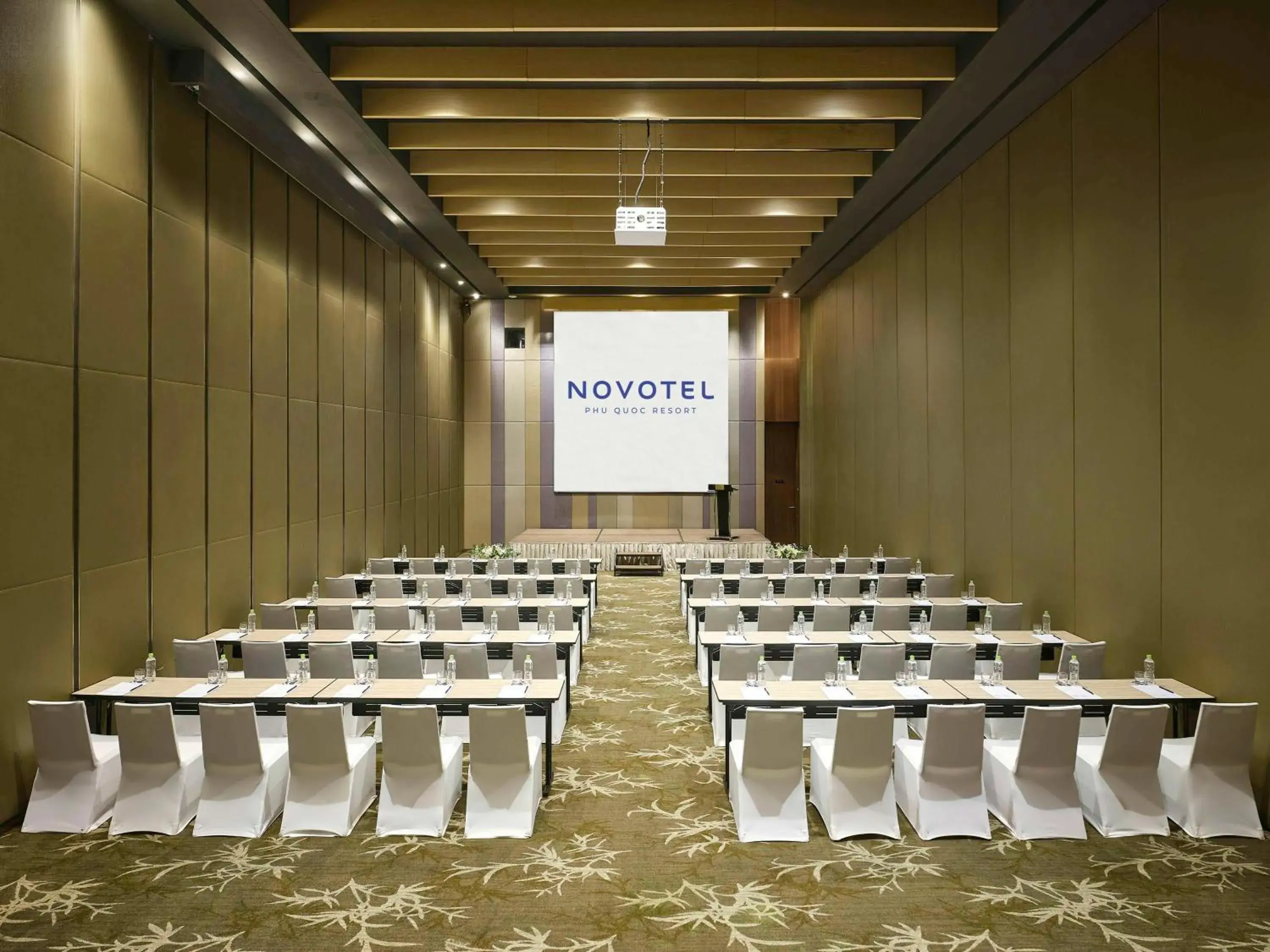 Meeting/conference room in Novotel Phu Quoc Resort