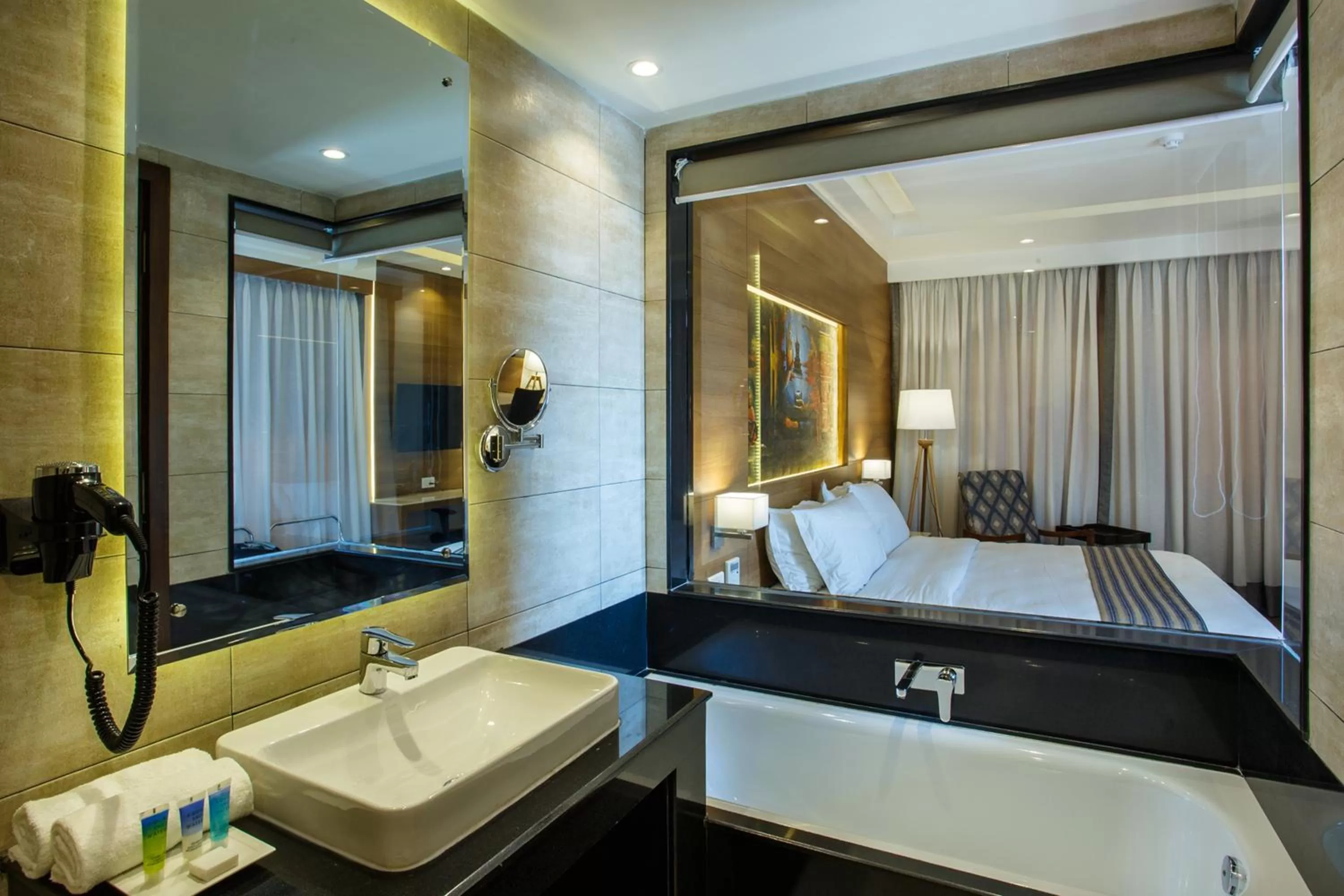 Bathroom, Bed in Hotel Ambassador by ACE Hotels