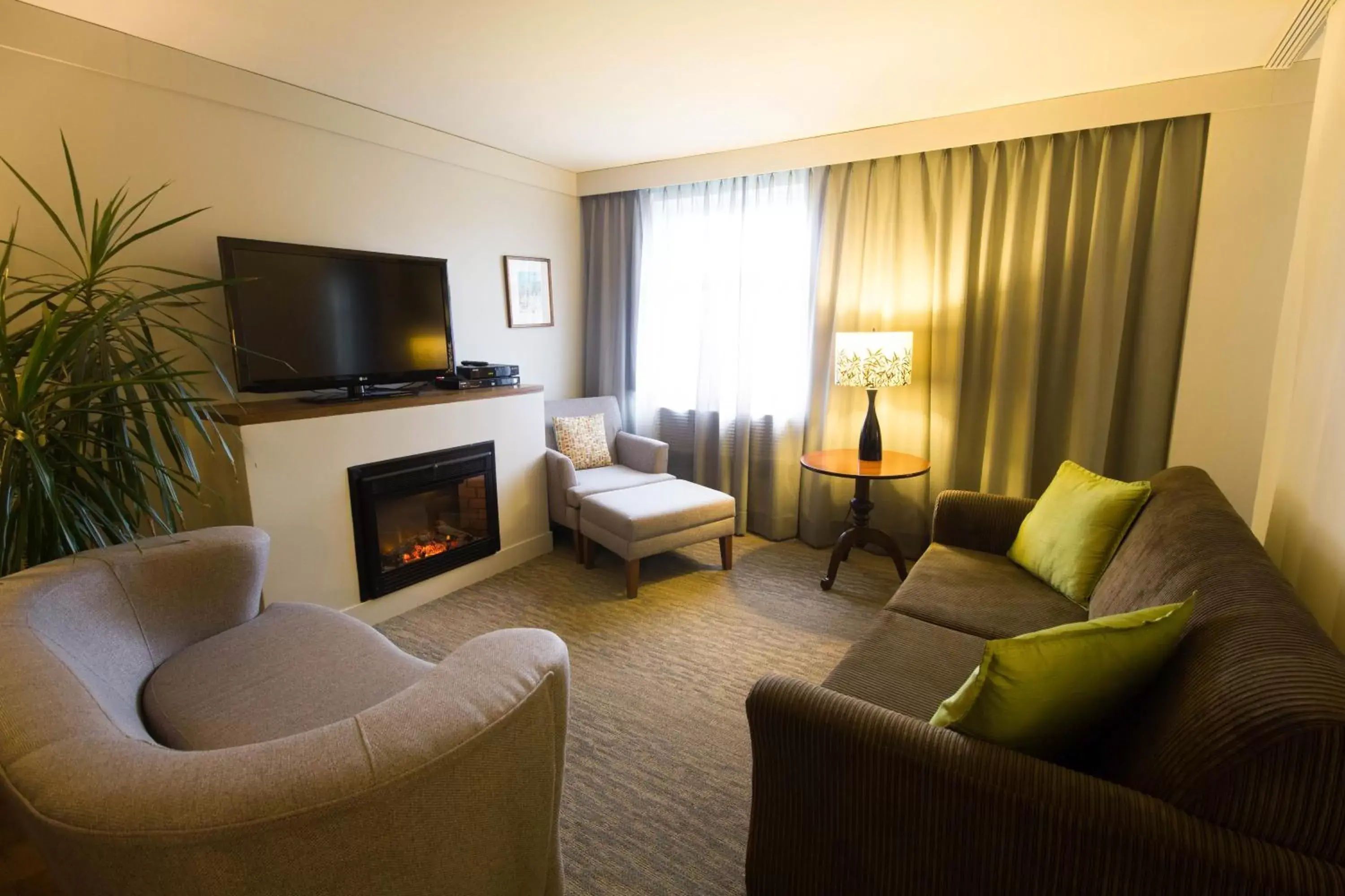 Living room, Seating Area in Hotel Champlain
