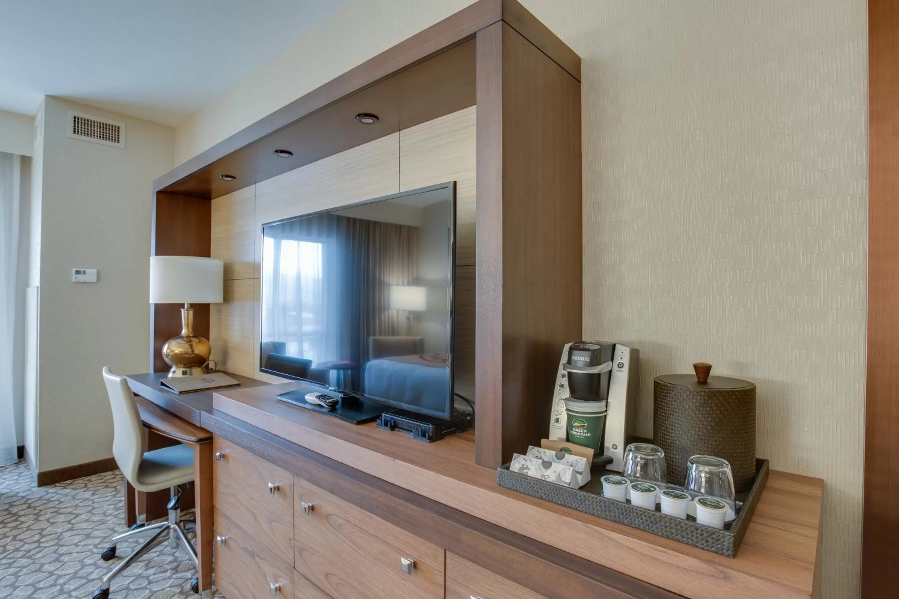 TV and multimedia in Cliff Castle Casino Hotel