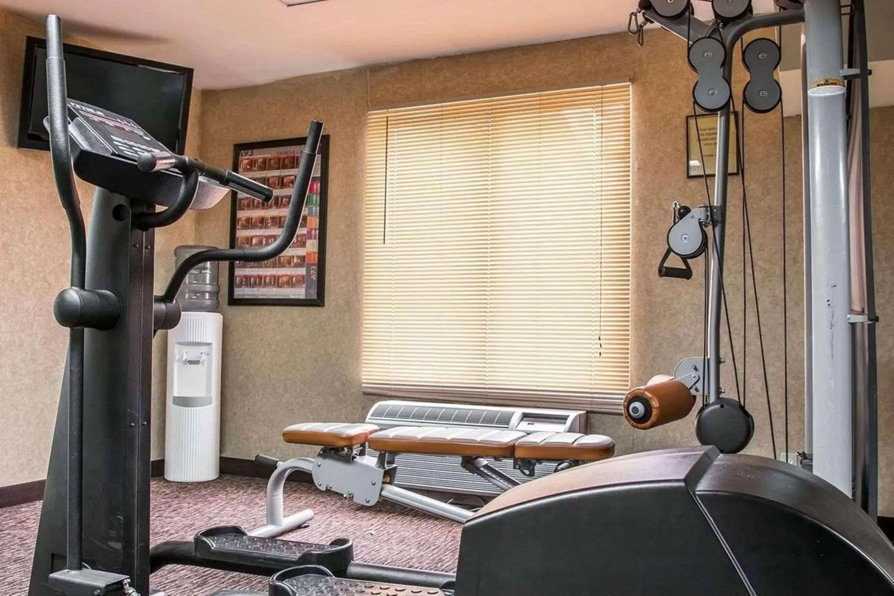 Fitness centre/facilities, Fitness Center/Facilities in Country Inn & Suites by Radisson, Battle Creek, MI