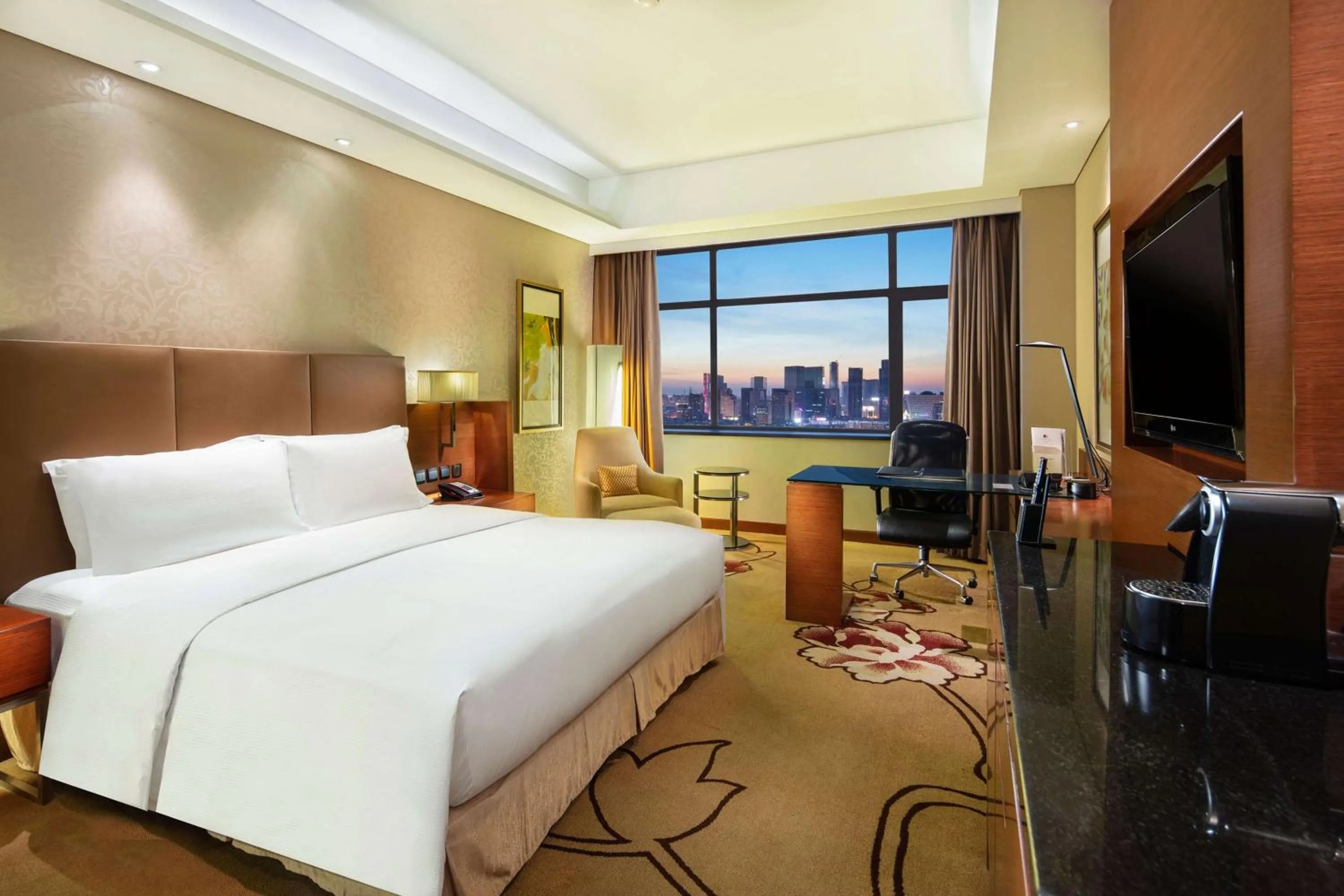 Bedroom, Bed in DoubleTree by Hilton Shenyang