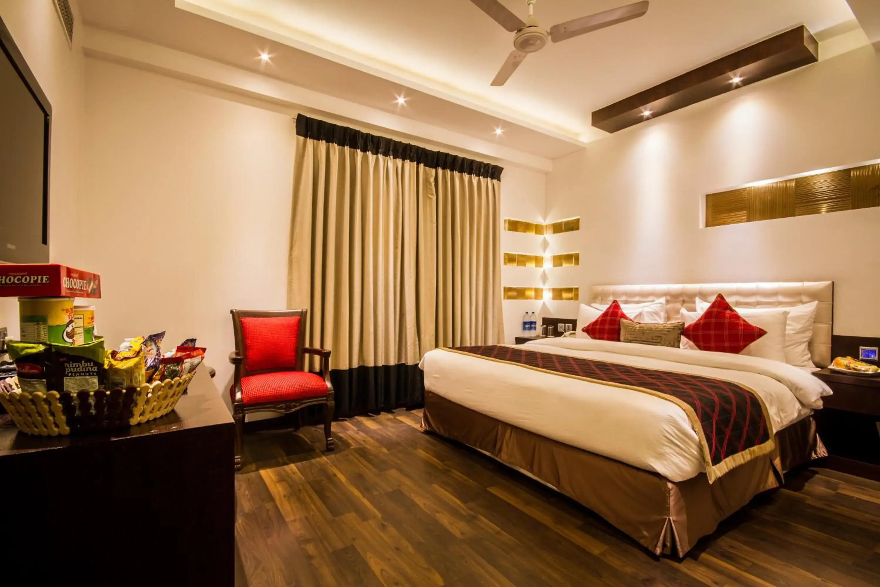 Seating area, Bed in Grand Godwin Near NDLS Railway Station- Paharganj