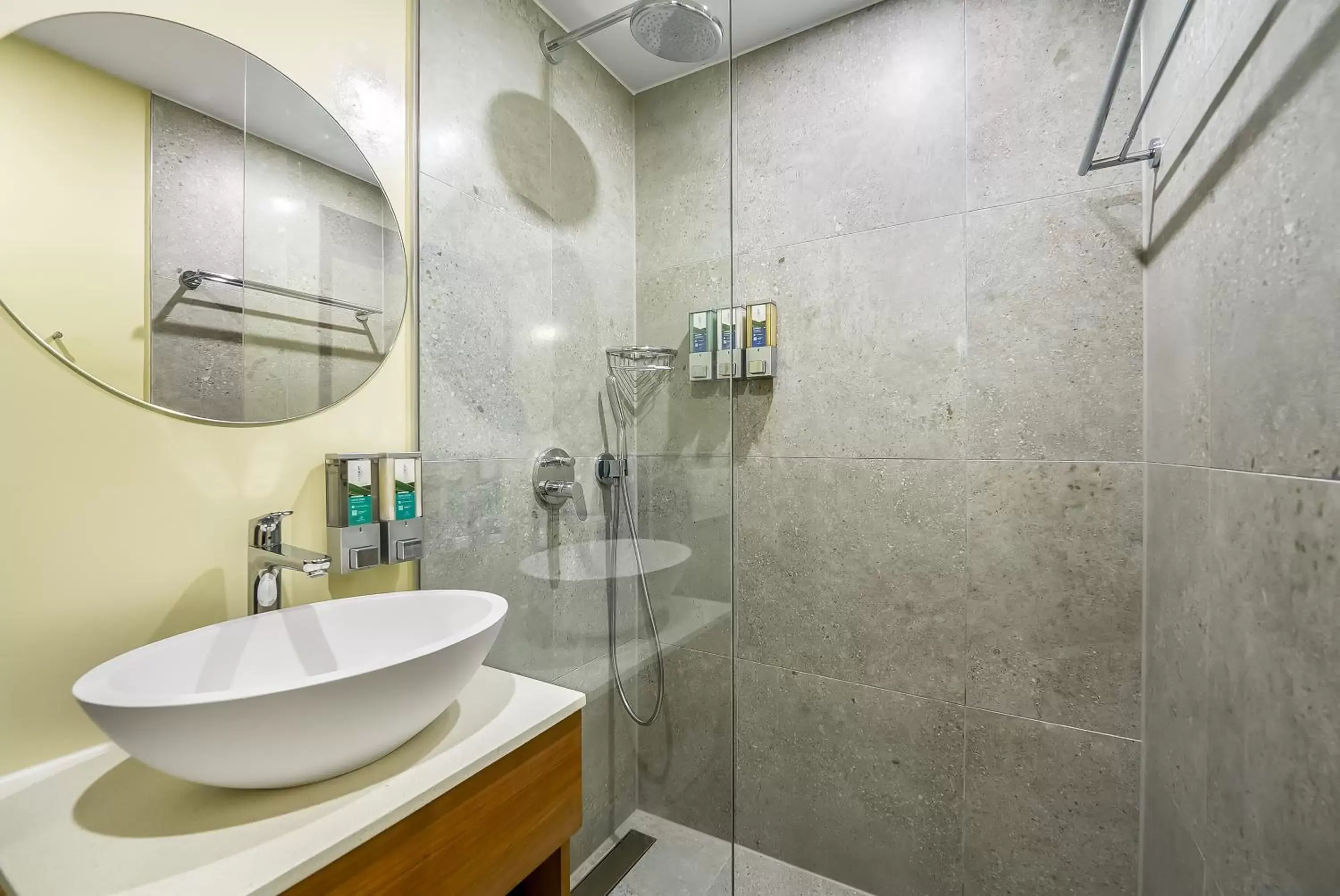 Shower, Bathroom in LionsDive Beach Resort