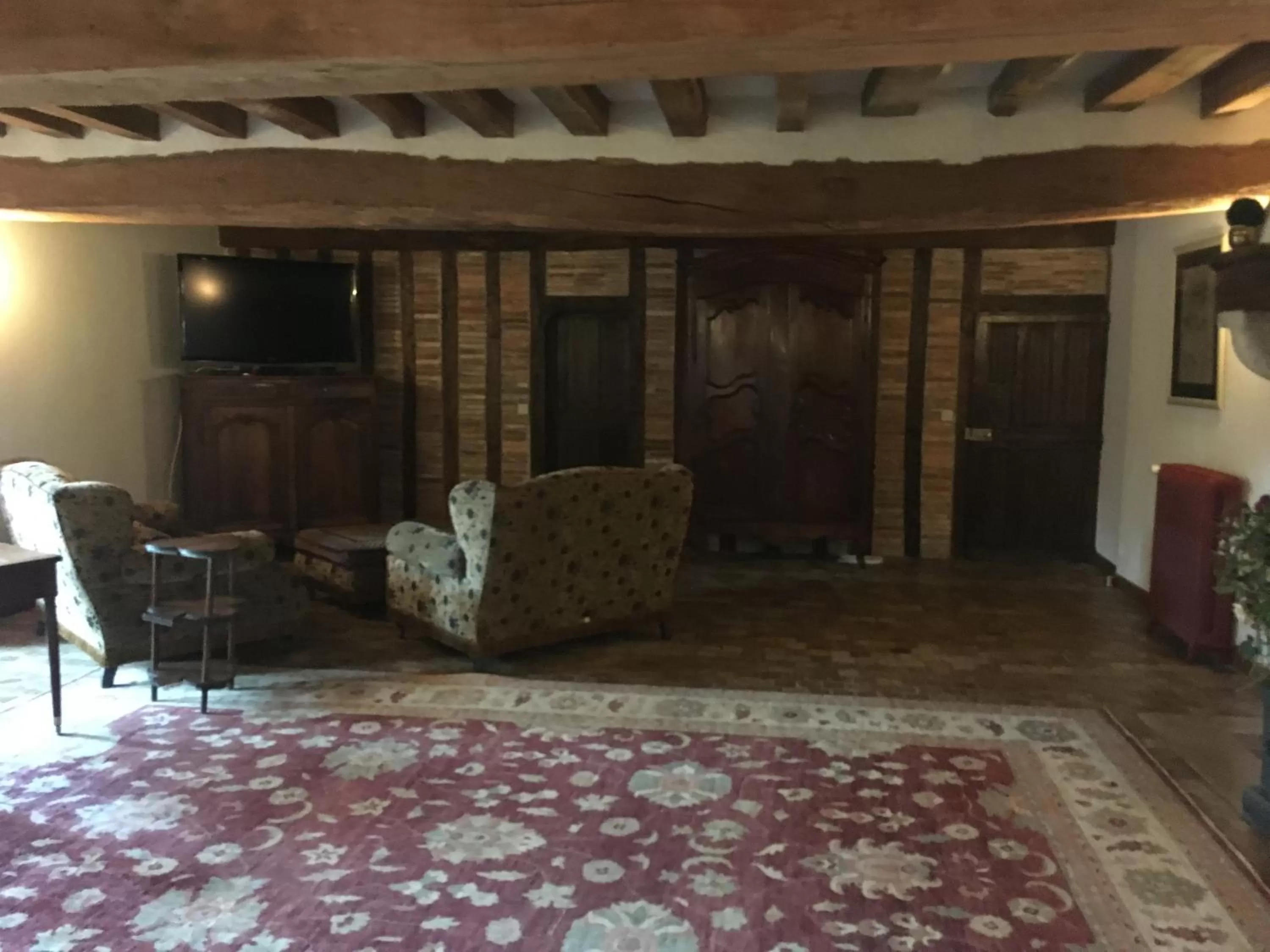 Photo of the whole room, Seating Area in Demeure des Vieux Bains