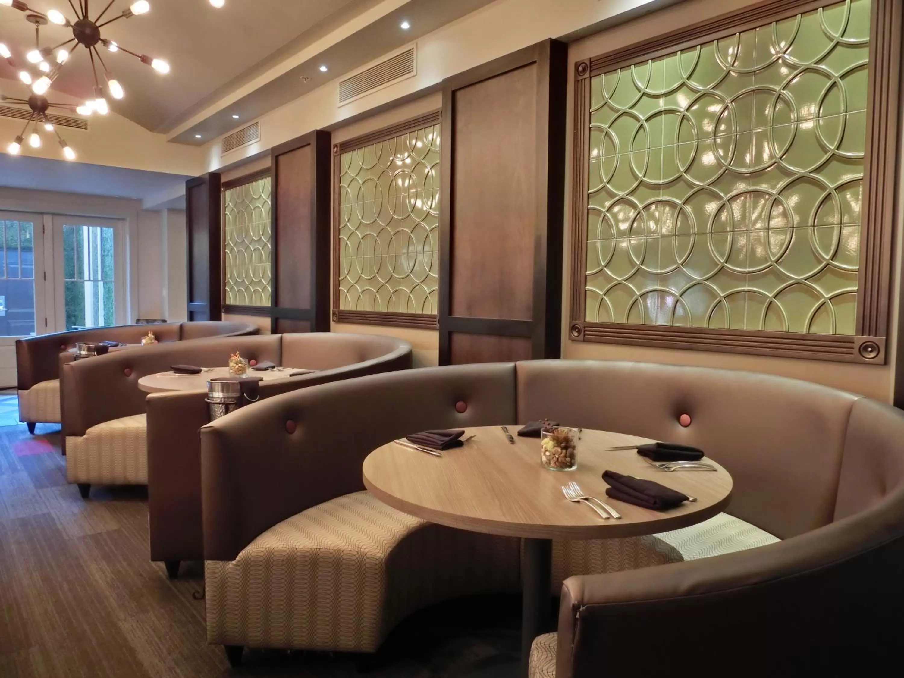 Restaurant/places to eat in The Birchwood