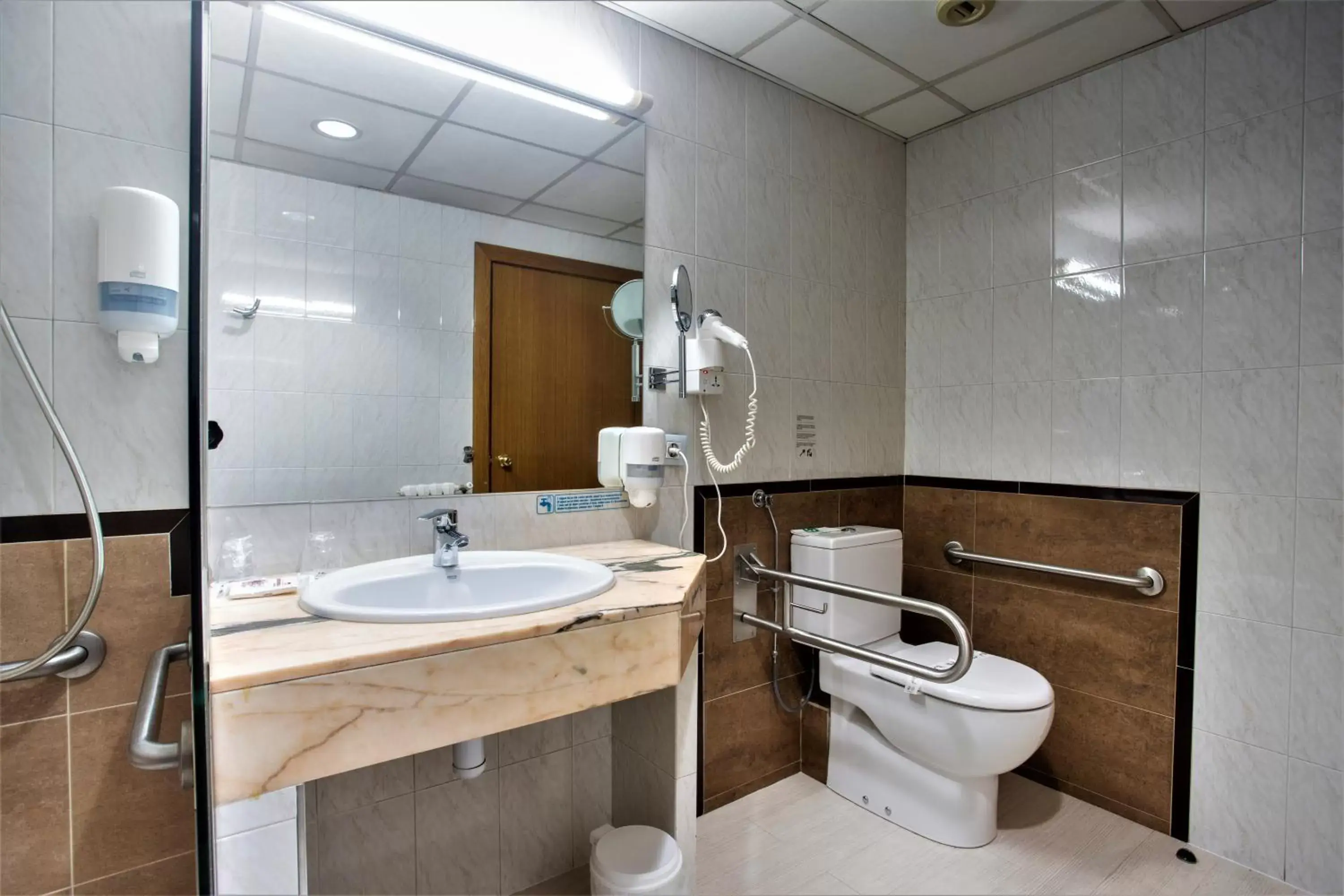 Toilet, Bathroom in Hotel Panorama