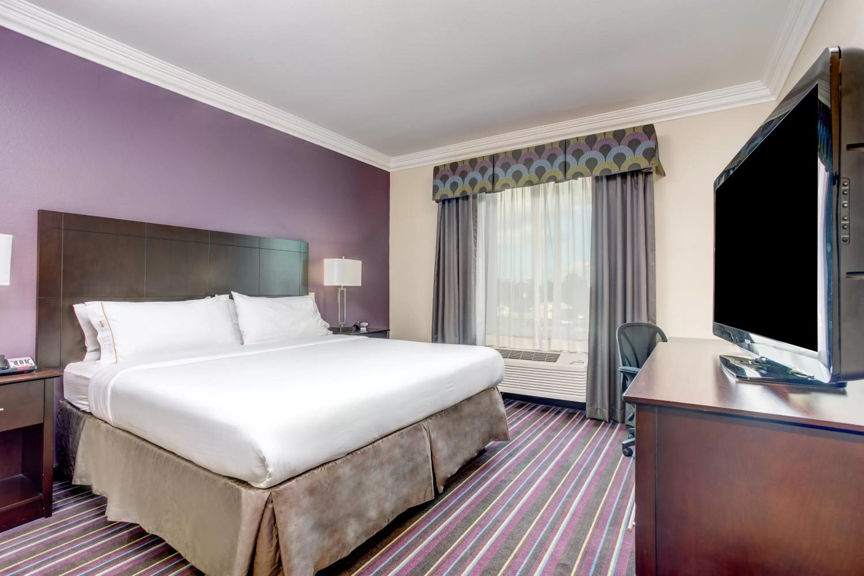 Photo of the whole room, Bed in Holiday Inn Express & Suites Raceland - Highway 90 by IHG