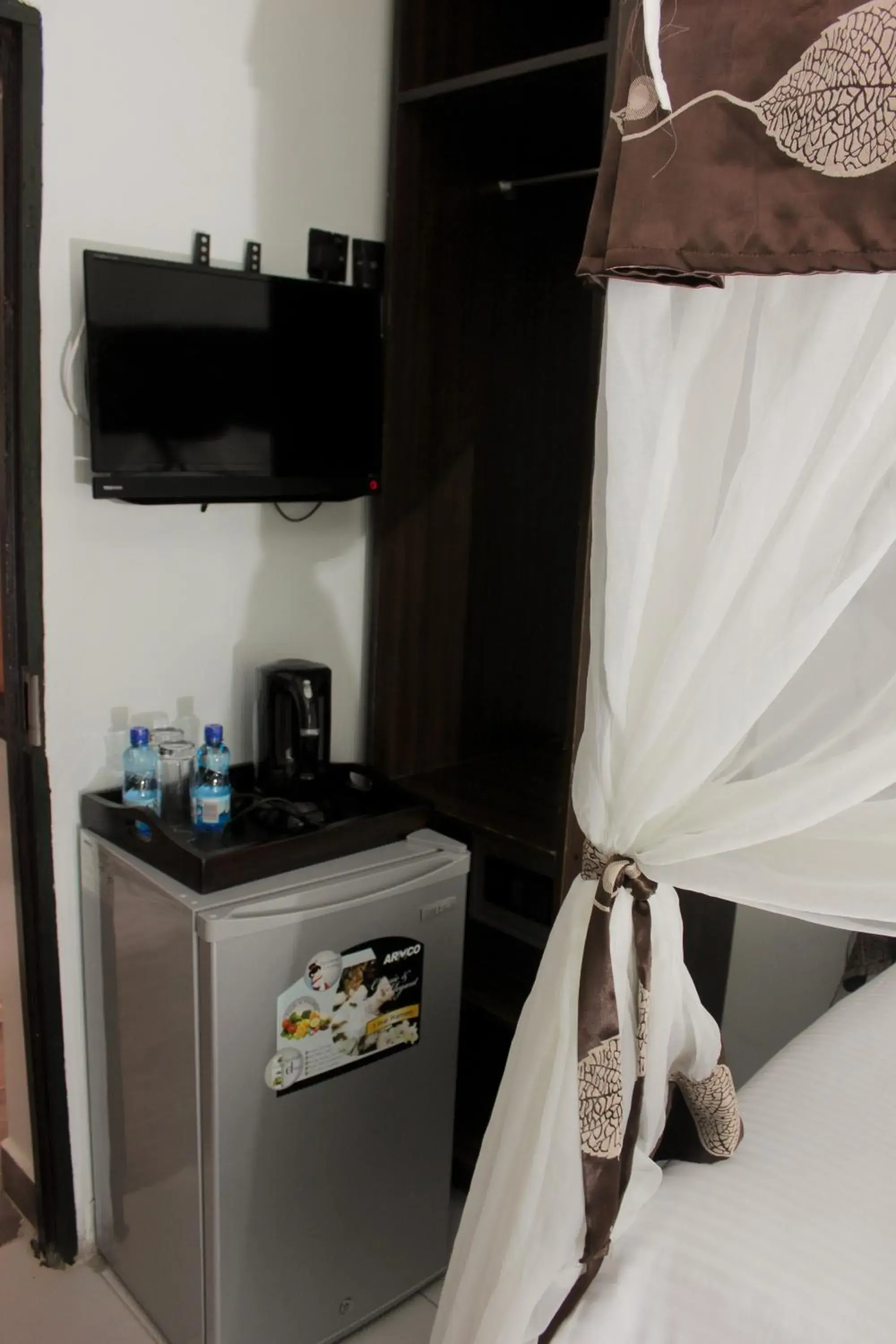 Bedroom, TV/Entertainment Center in Hadassah Hotel