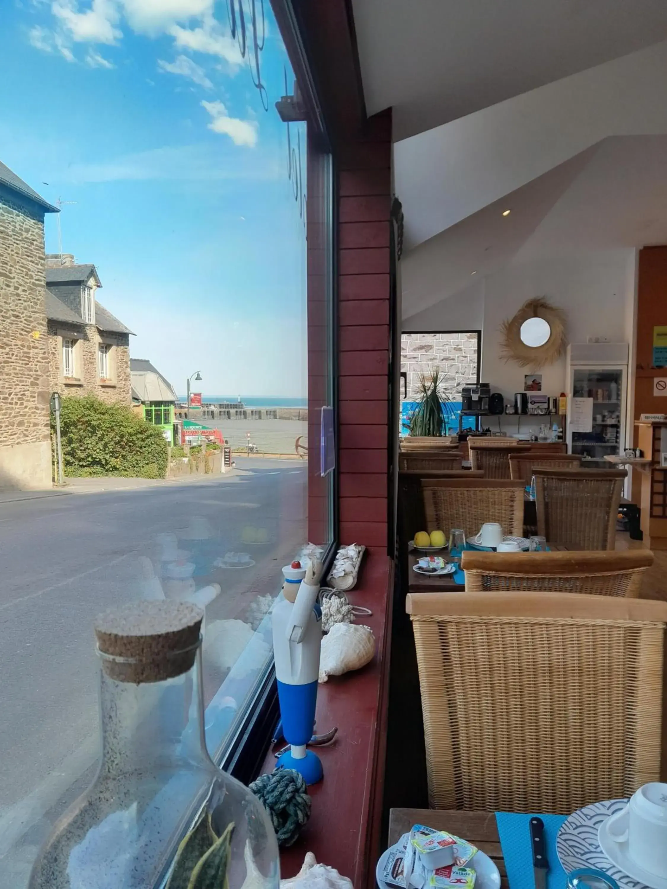 Breakfast in Hotel La Voilerie Cancale bord de mer