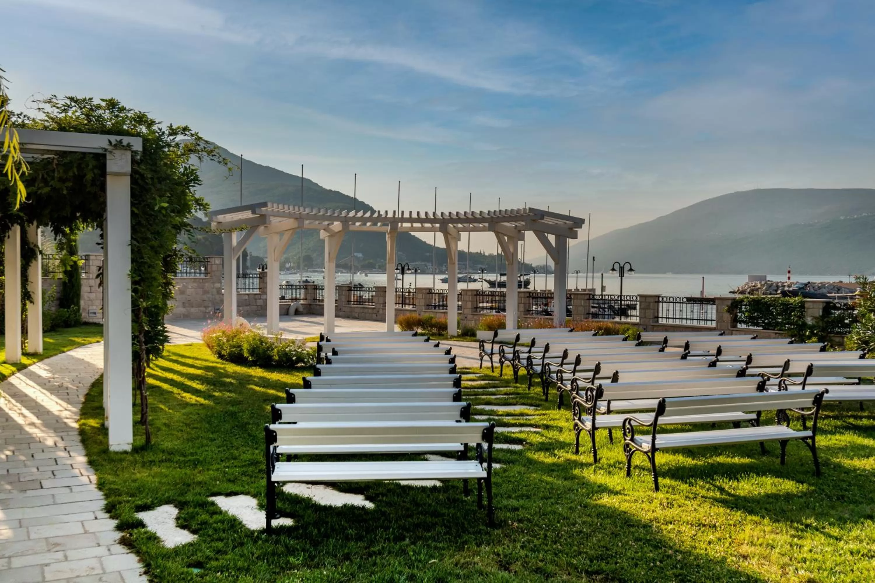 Garden in Lazure Hotel & Marina