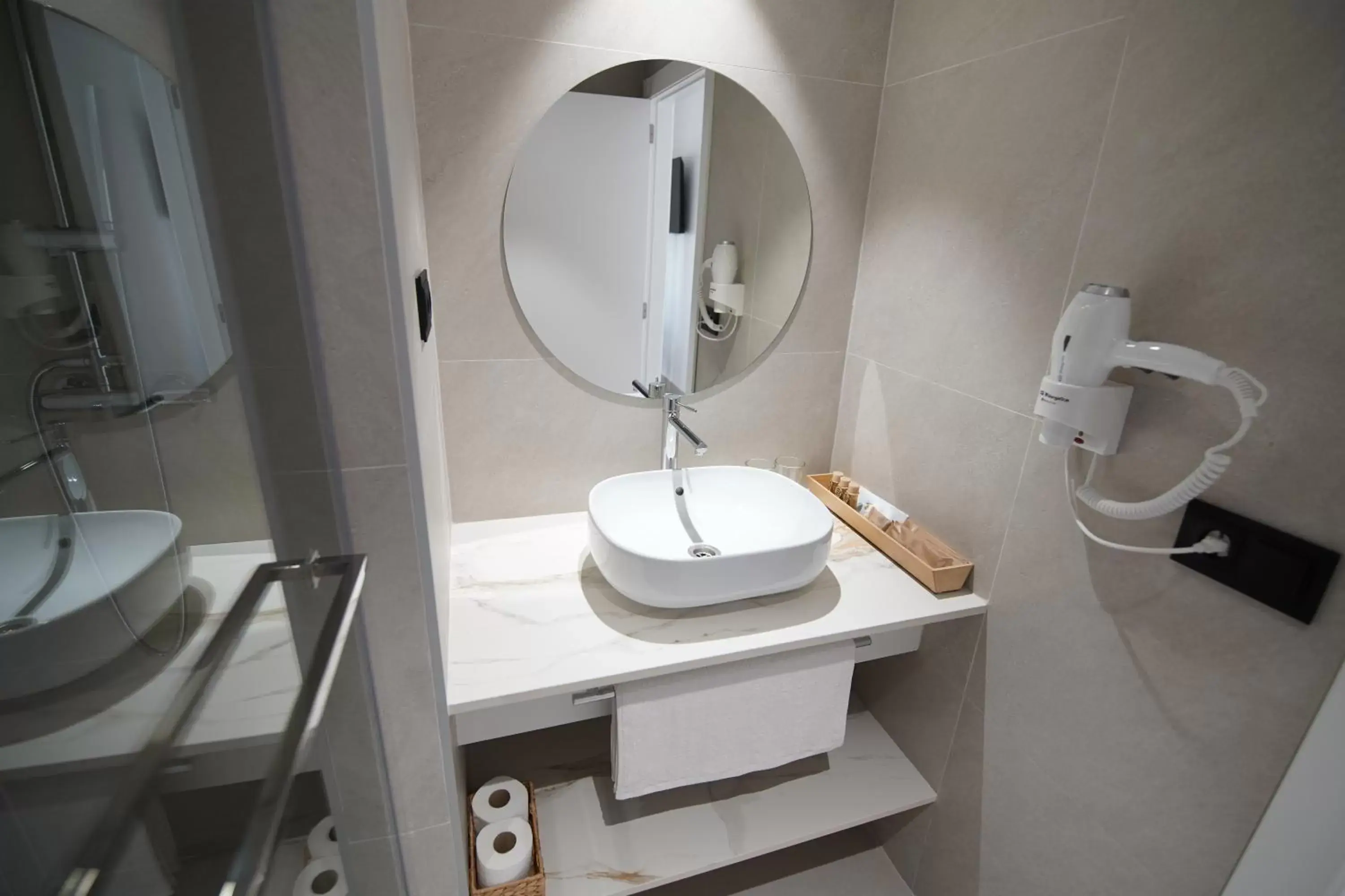 Toilet, Bathroom in Suites Puerto Valencia