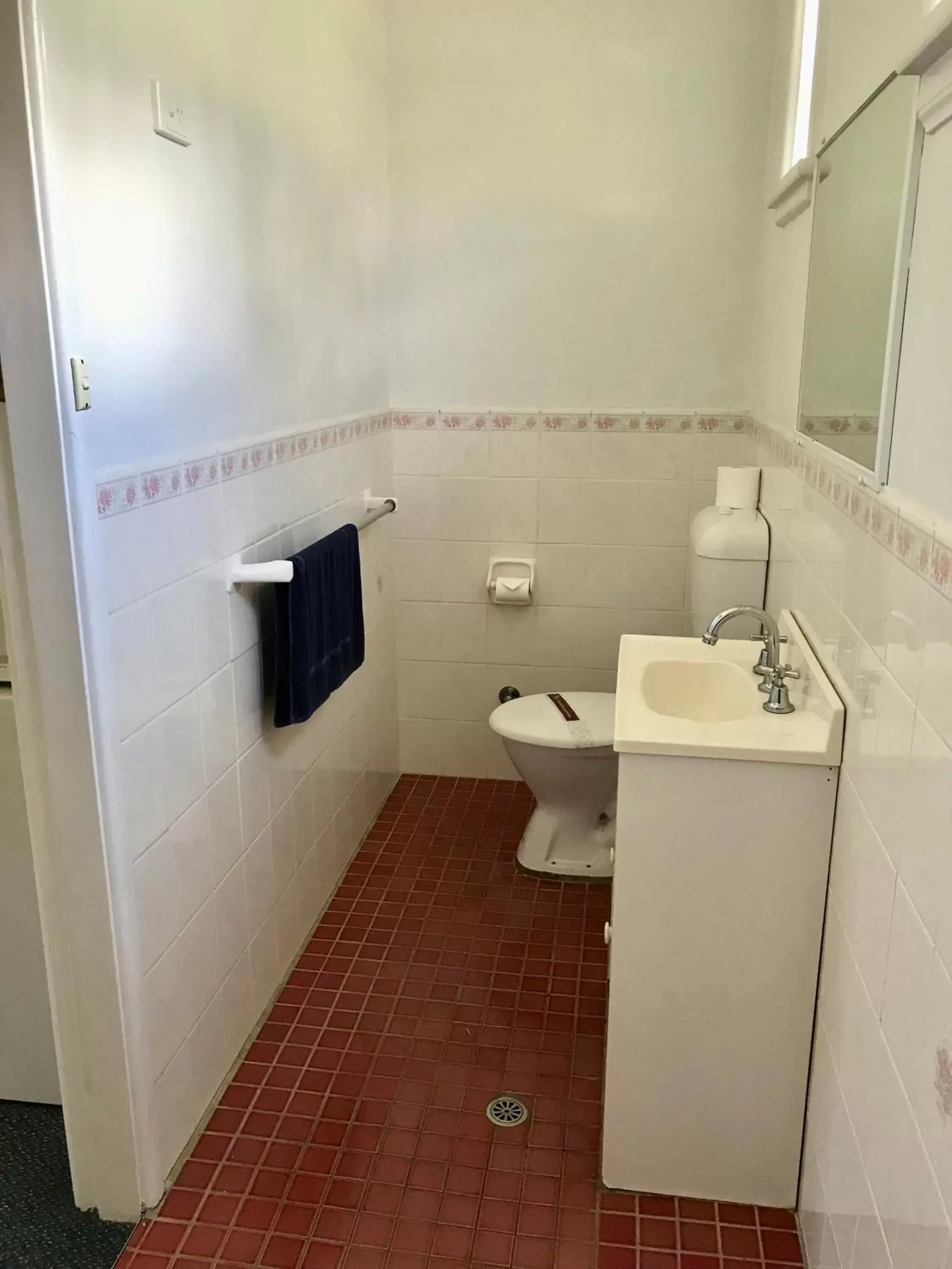 Bathroom in Fairway Lodge Motel