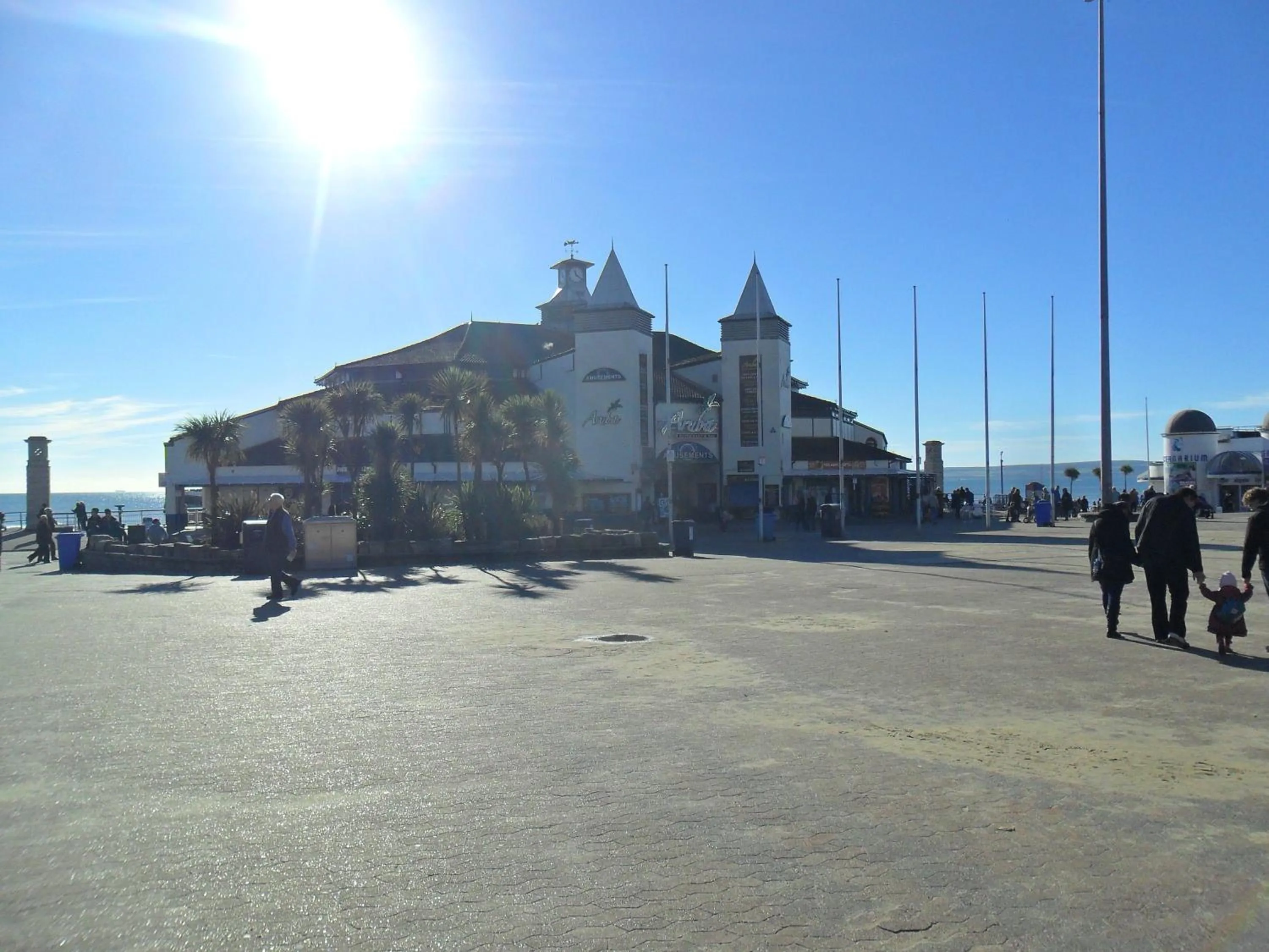 Area and facilities in Cecil Court Hotel