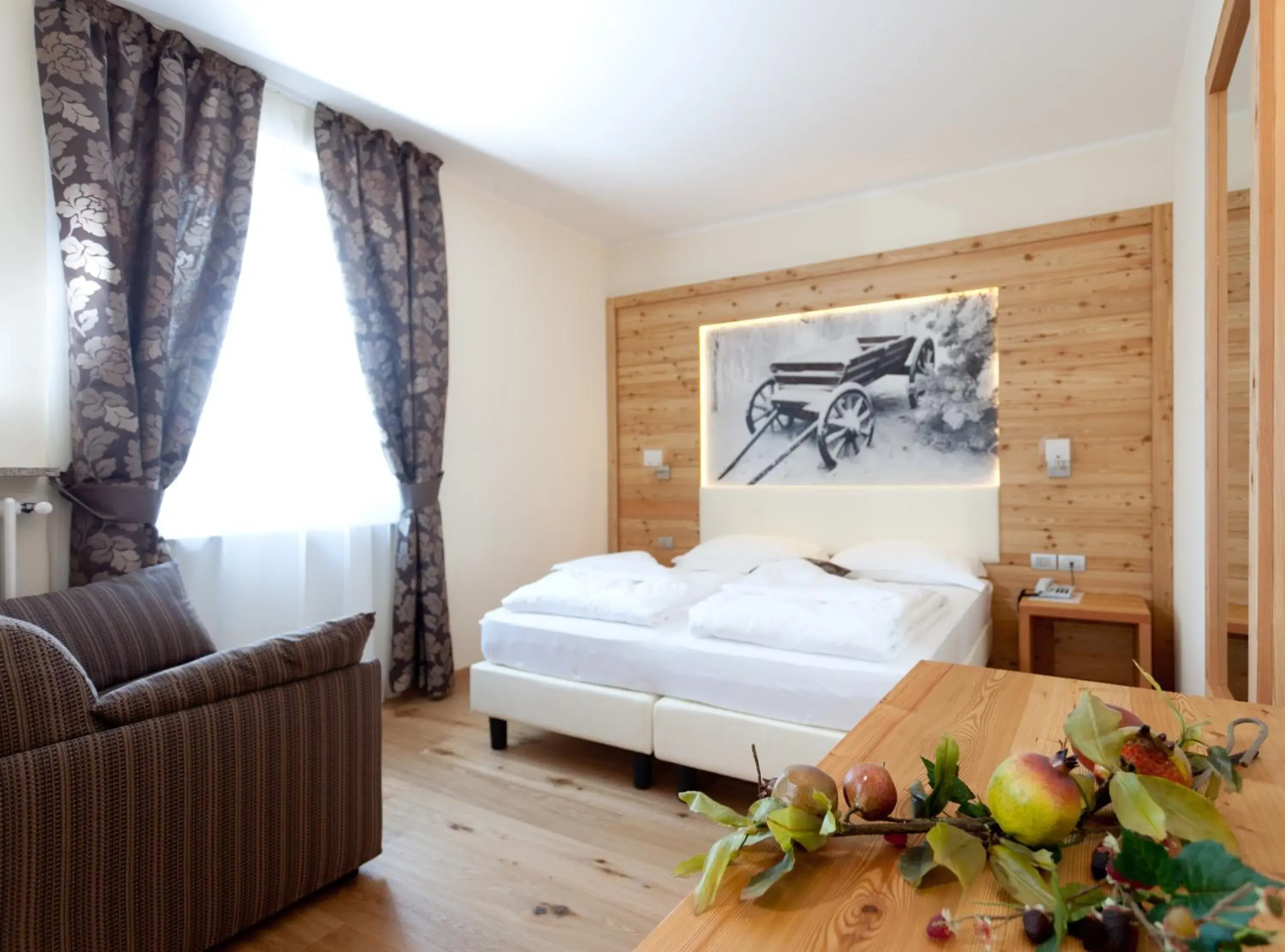 Bedroom, Bed in Albergo Tuenno