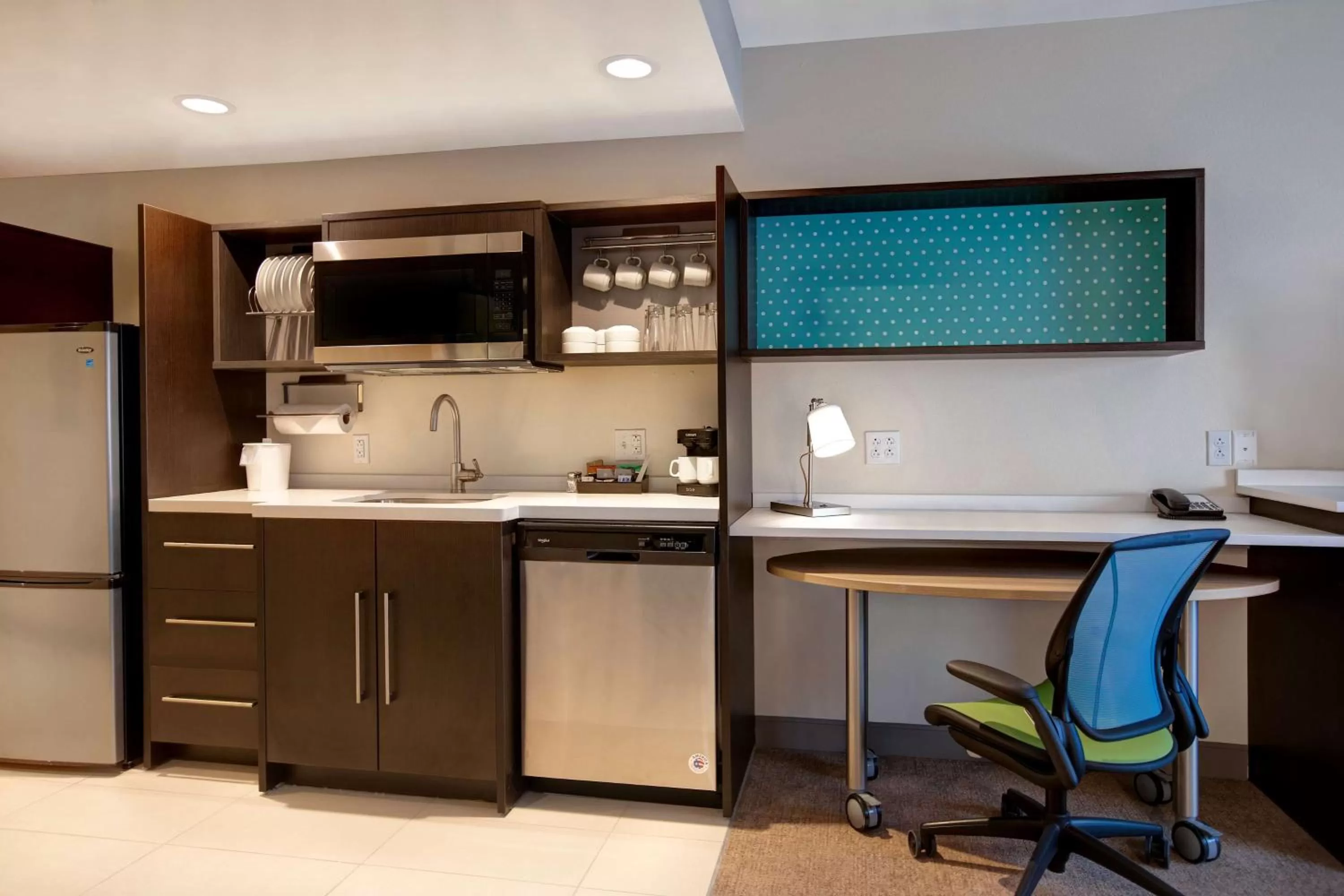 Kitchen or kitchenette in Home2 Suites By Hilton Lexington Hamburg