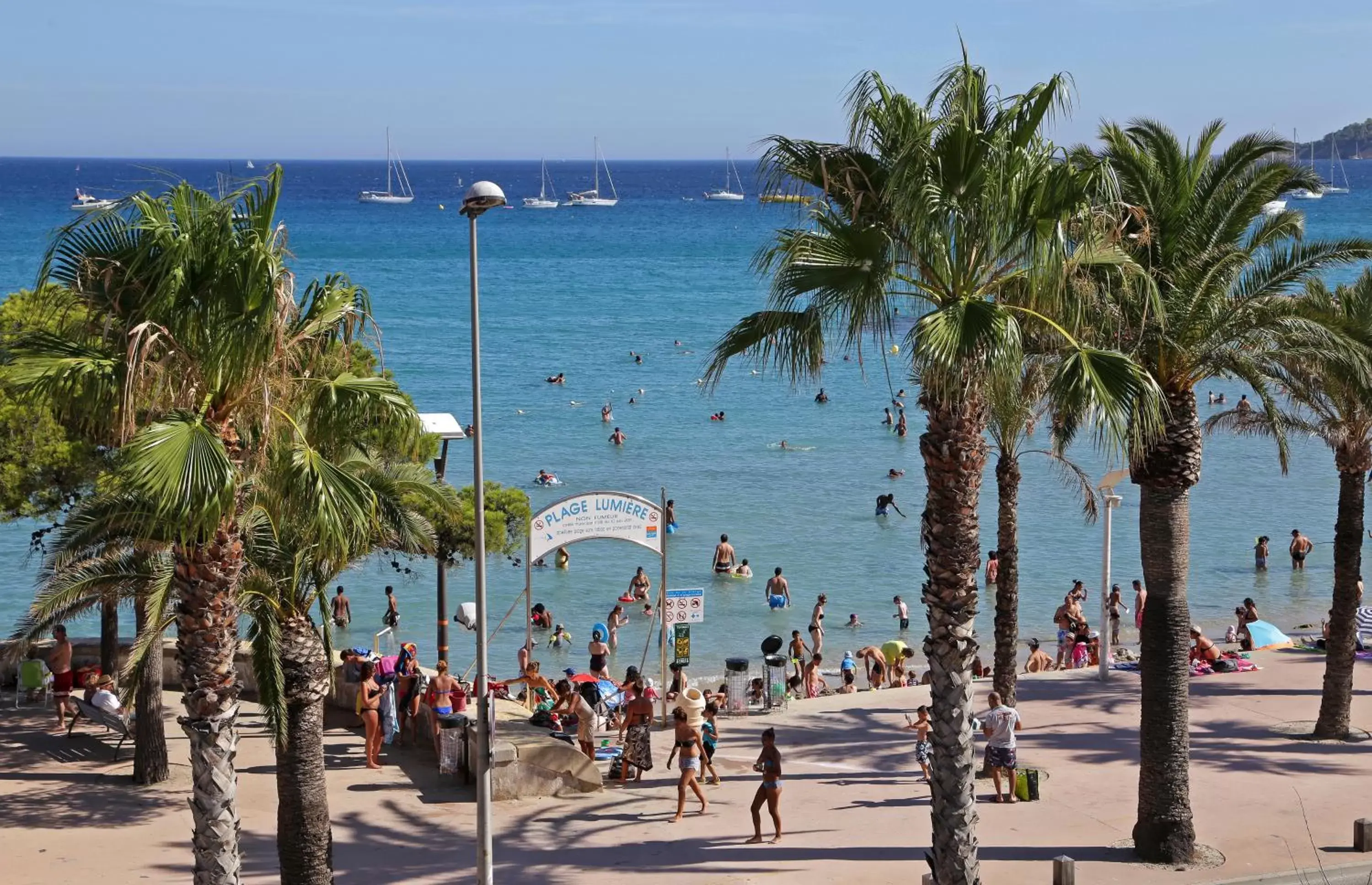 Beach in Hotel Restaurant Miramar L'orchidée