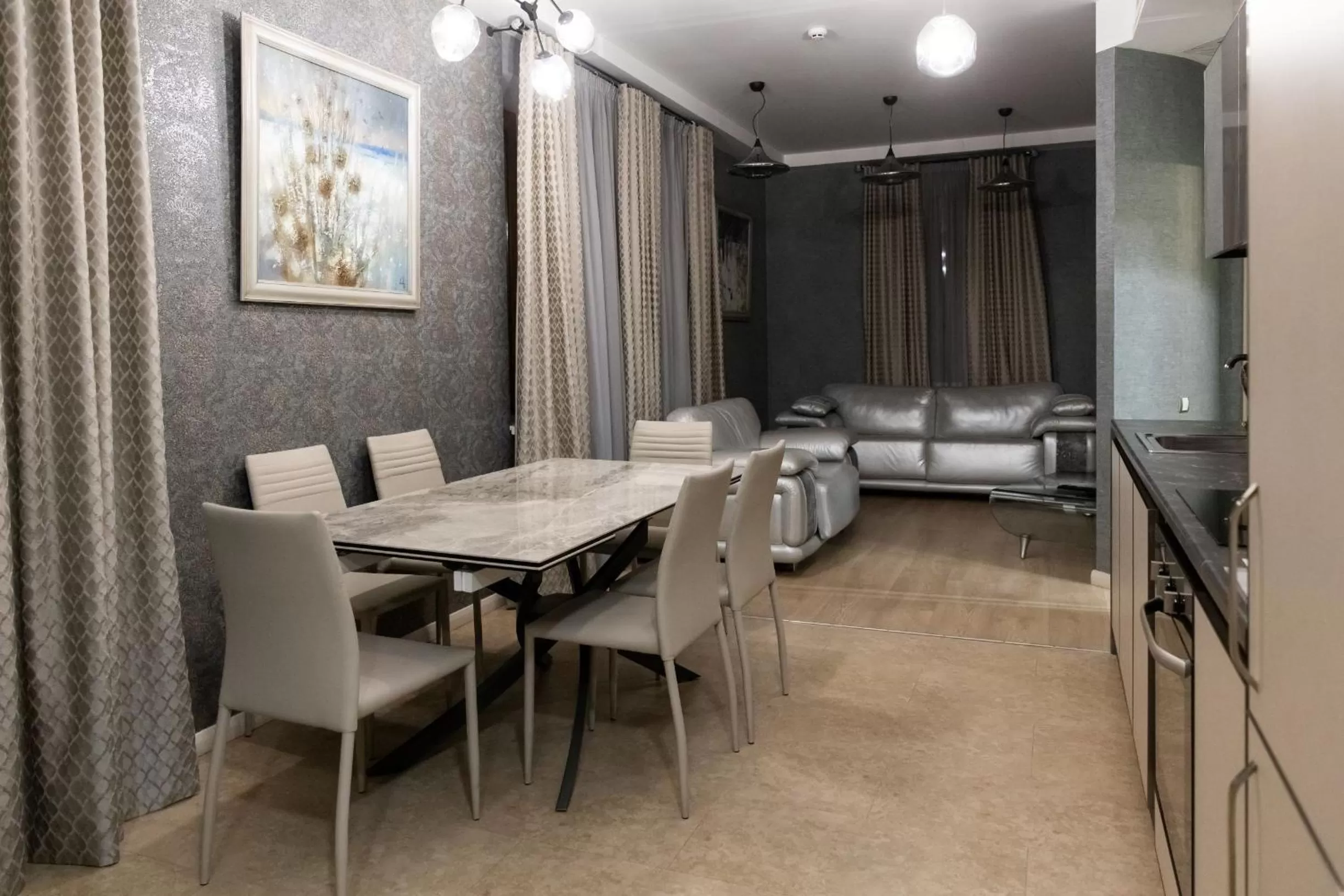 Living room, Bed in Hotel "Mandarin Clubhouse"