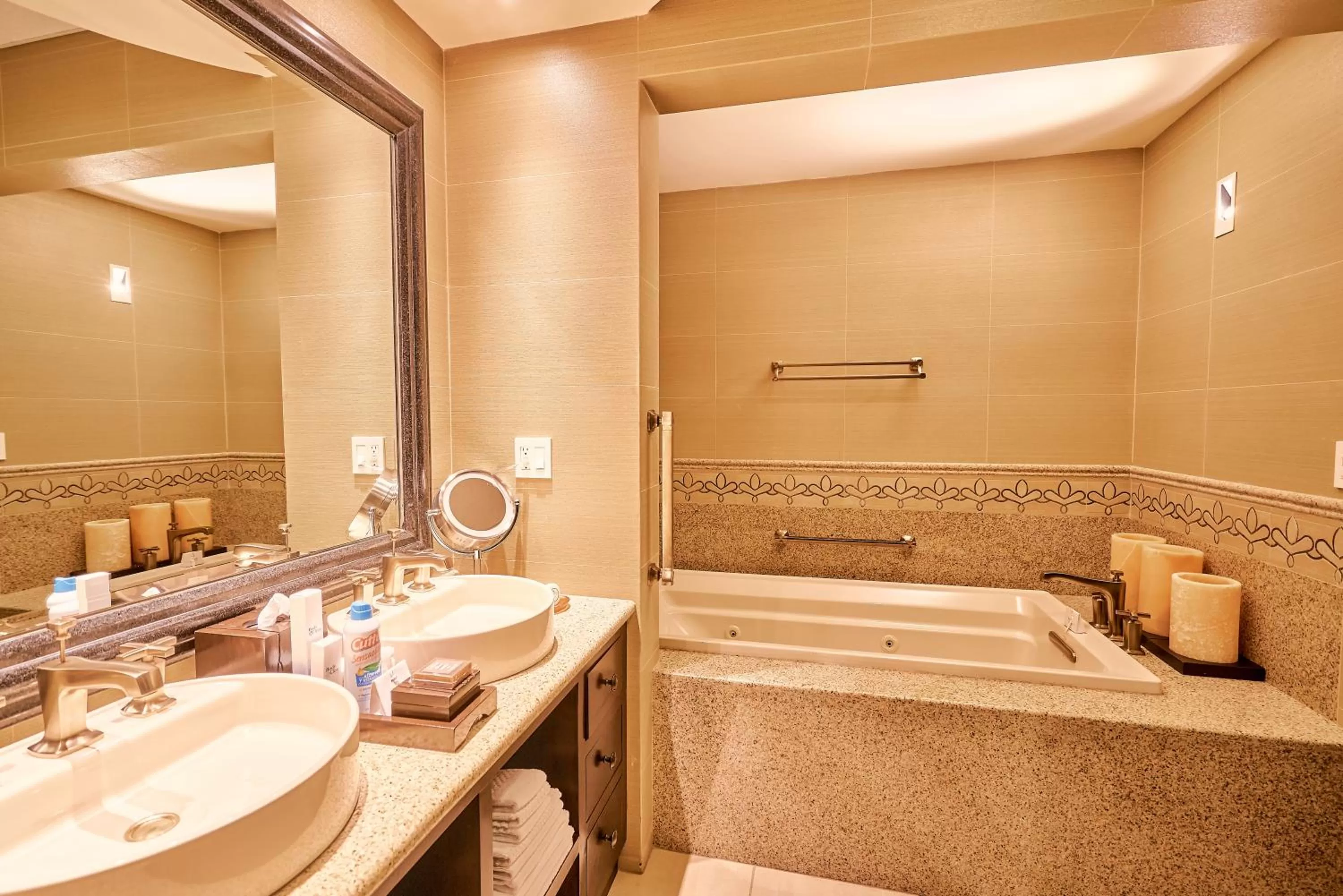 Hot Tub in Grand Residences Riviera Cancun, All Inclusive