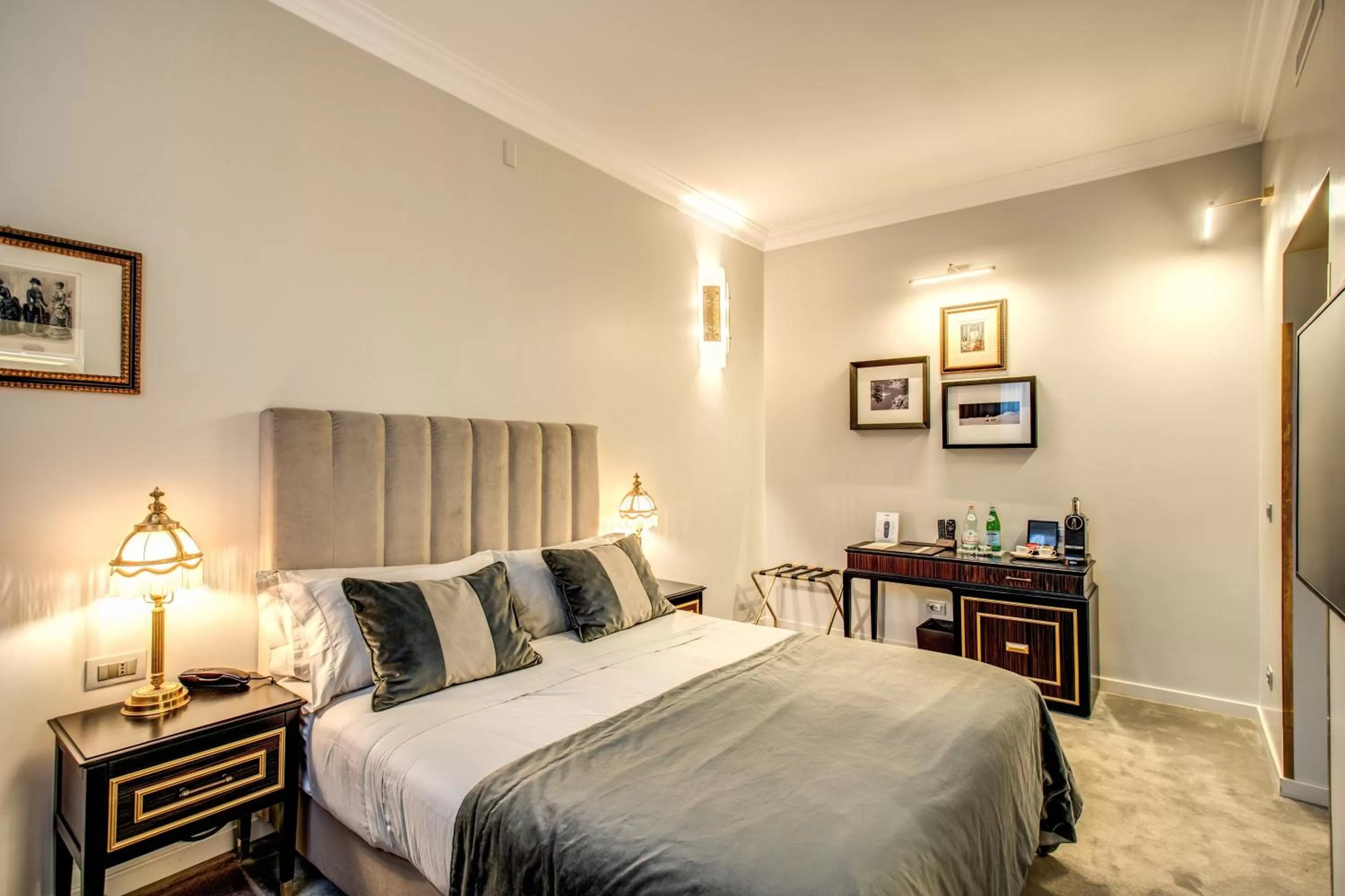 Bed in Martius Private Suites Hotel