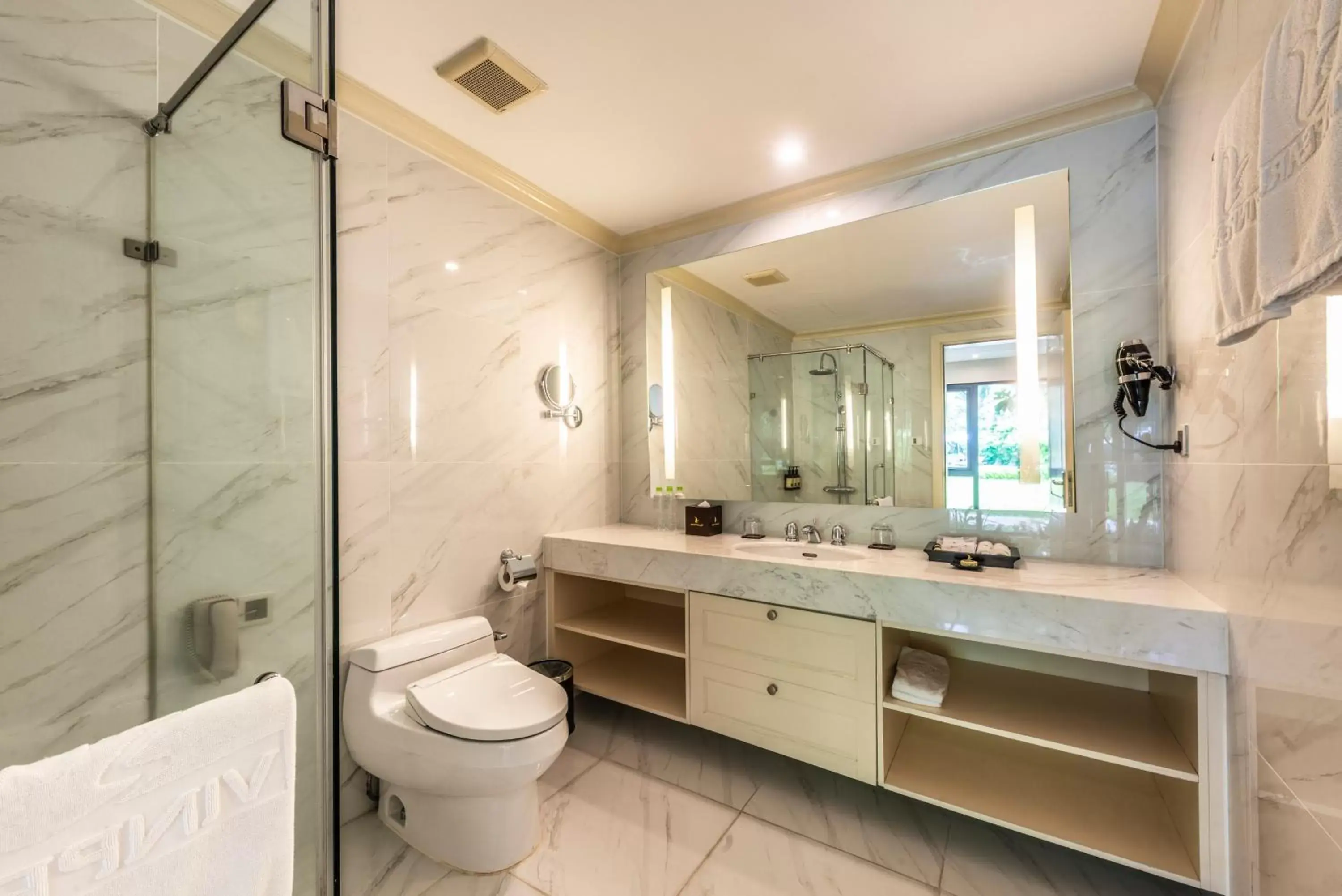 Bathroom in Vinpearl Resort & Spa Nha Trang Bay