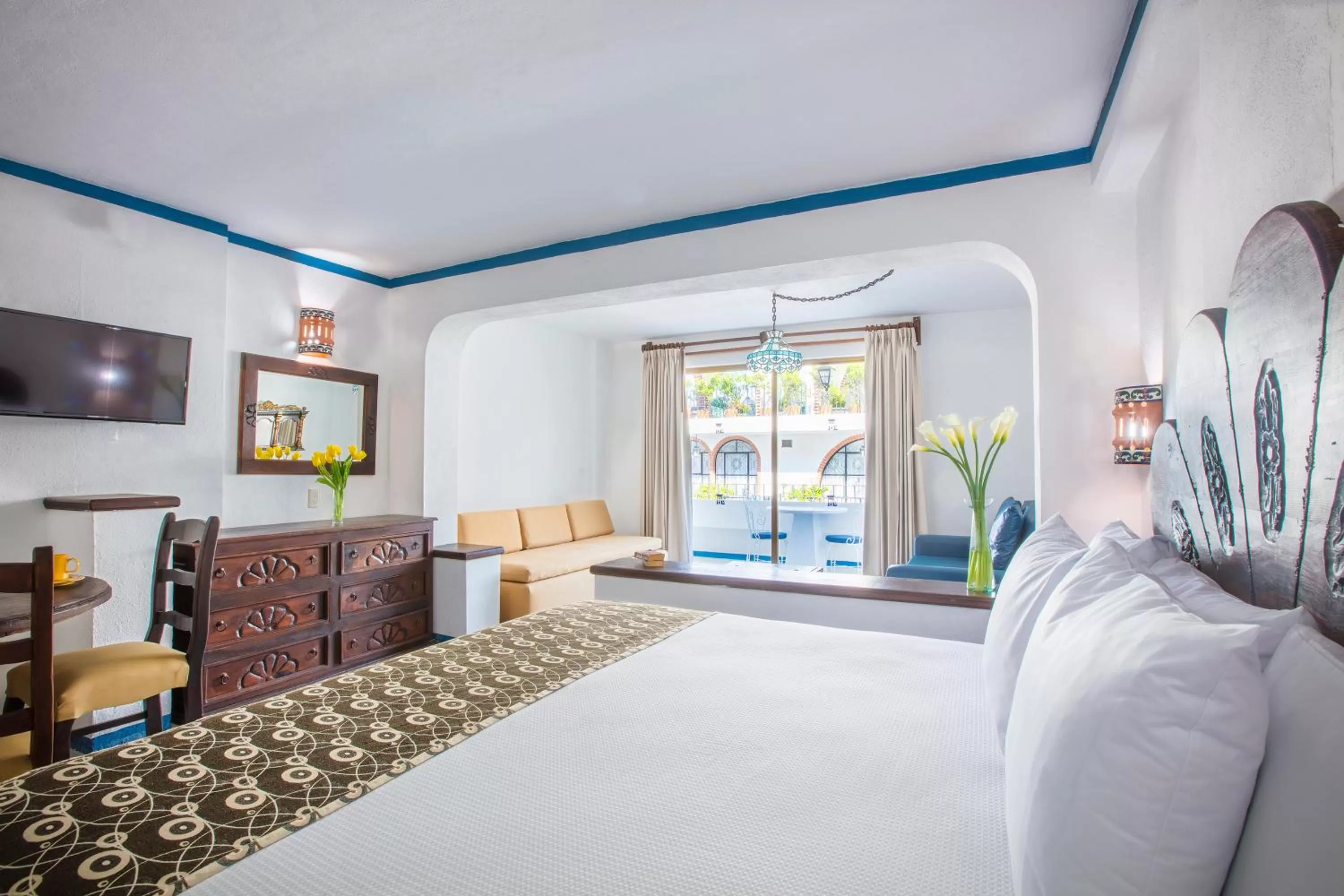 Balcony/Terrace, Bed in Los Arcos Suites